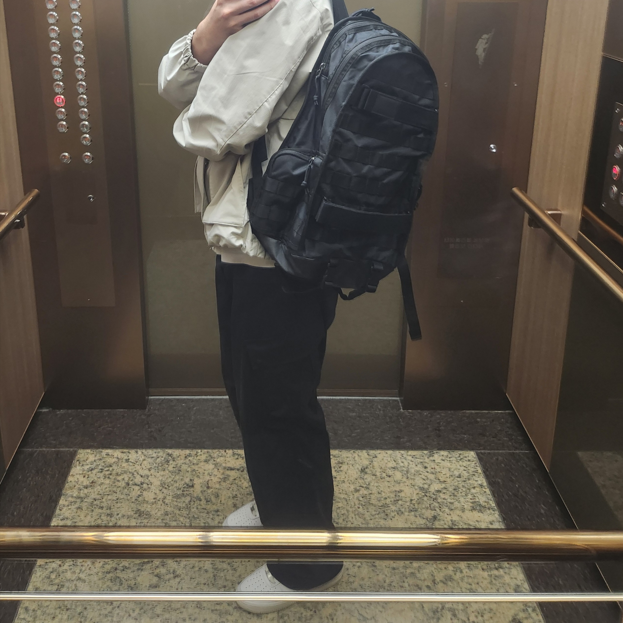 Nike NSW RPM Backpack 26L Black, Nike Air Force 1 '07 Low White 착용 스타일