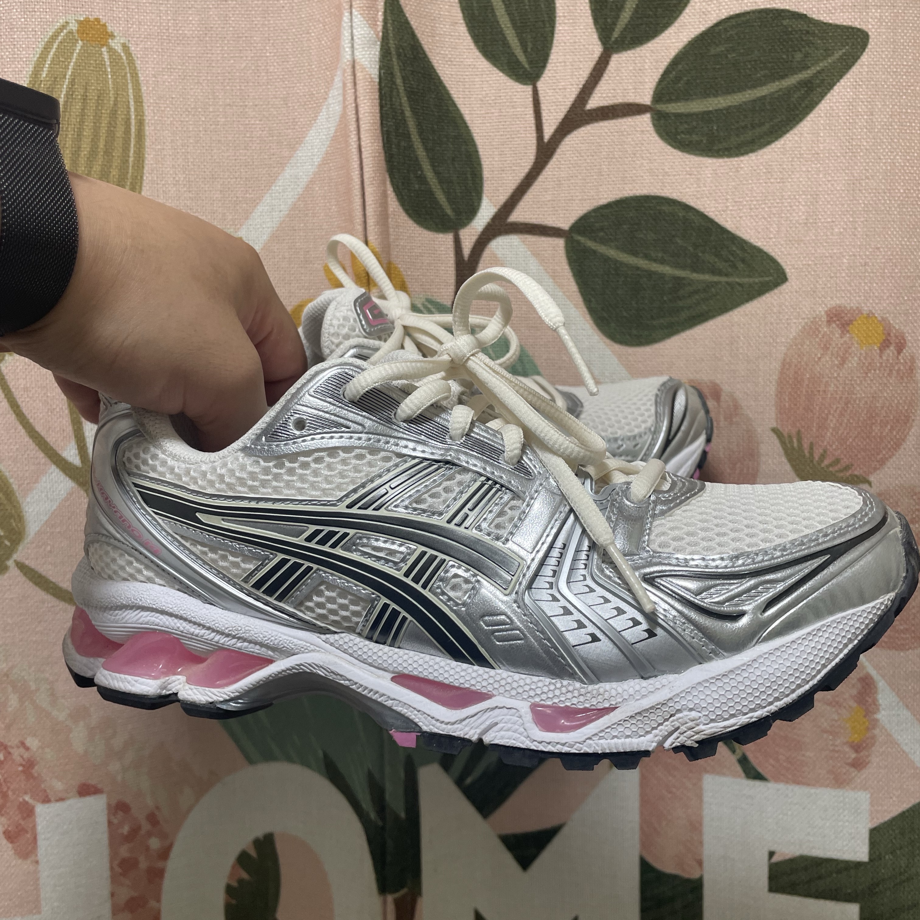 Asics Gel-Kayano 14 Cream Sweet Pink 착용 스타일 - 2