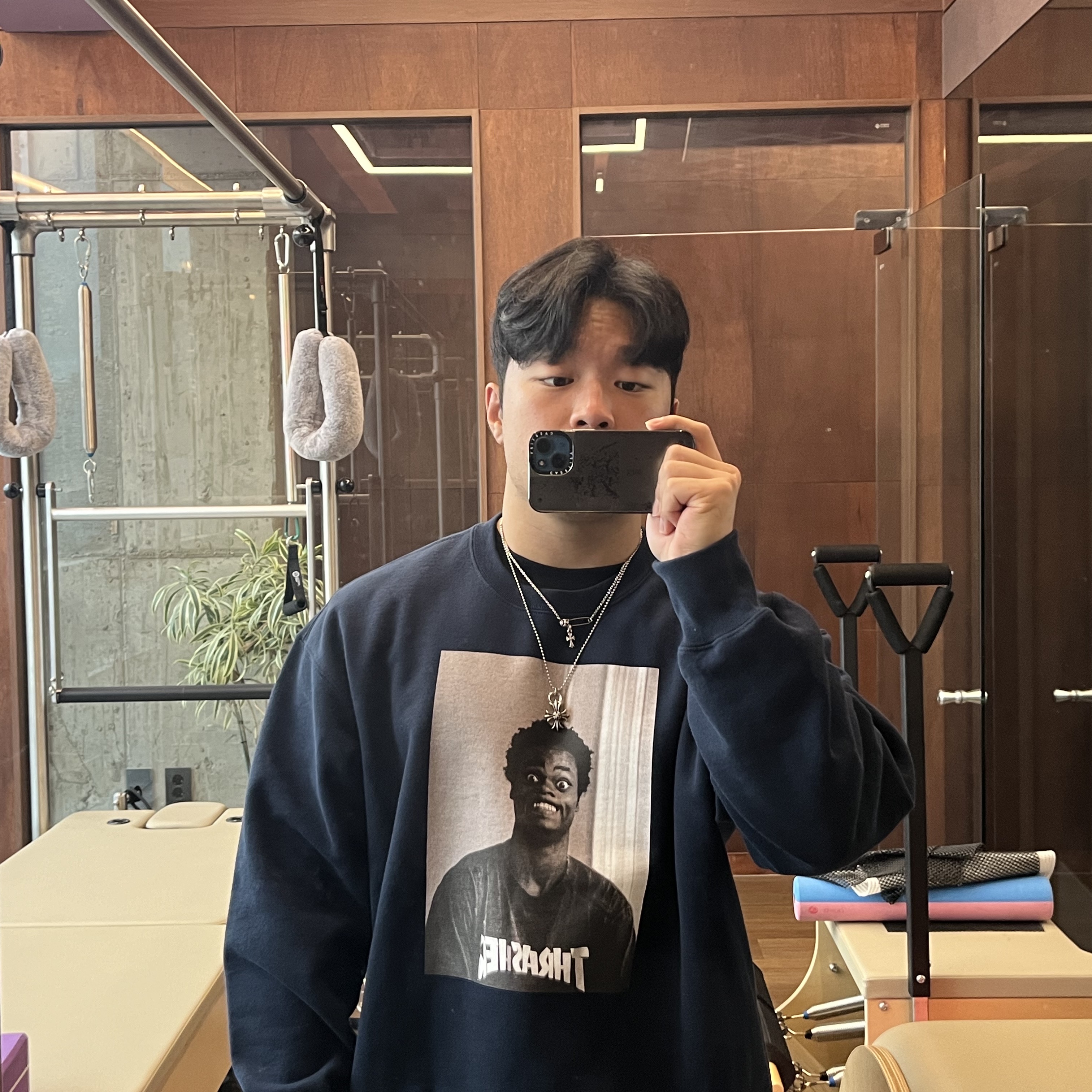 Supreme x Thrasher Crewneck Black - 24FW 착용 스타일 - 1