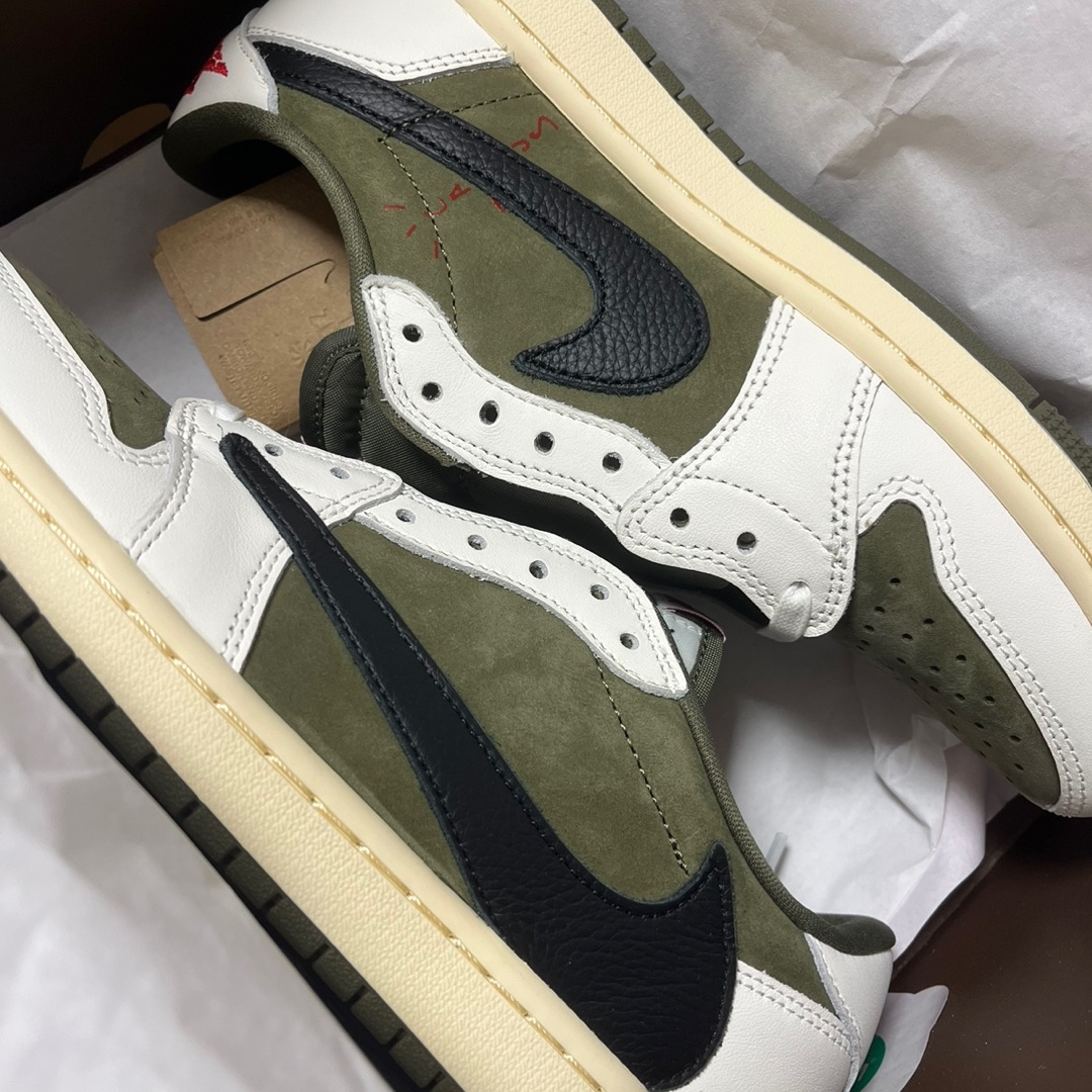 Jordan 1 x Travis Scott Retro Low OG SP Reverse Olive 착용 스타일