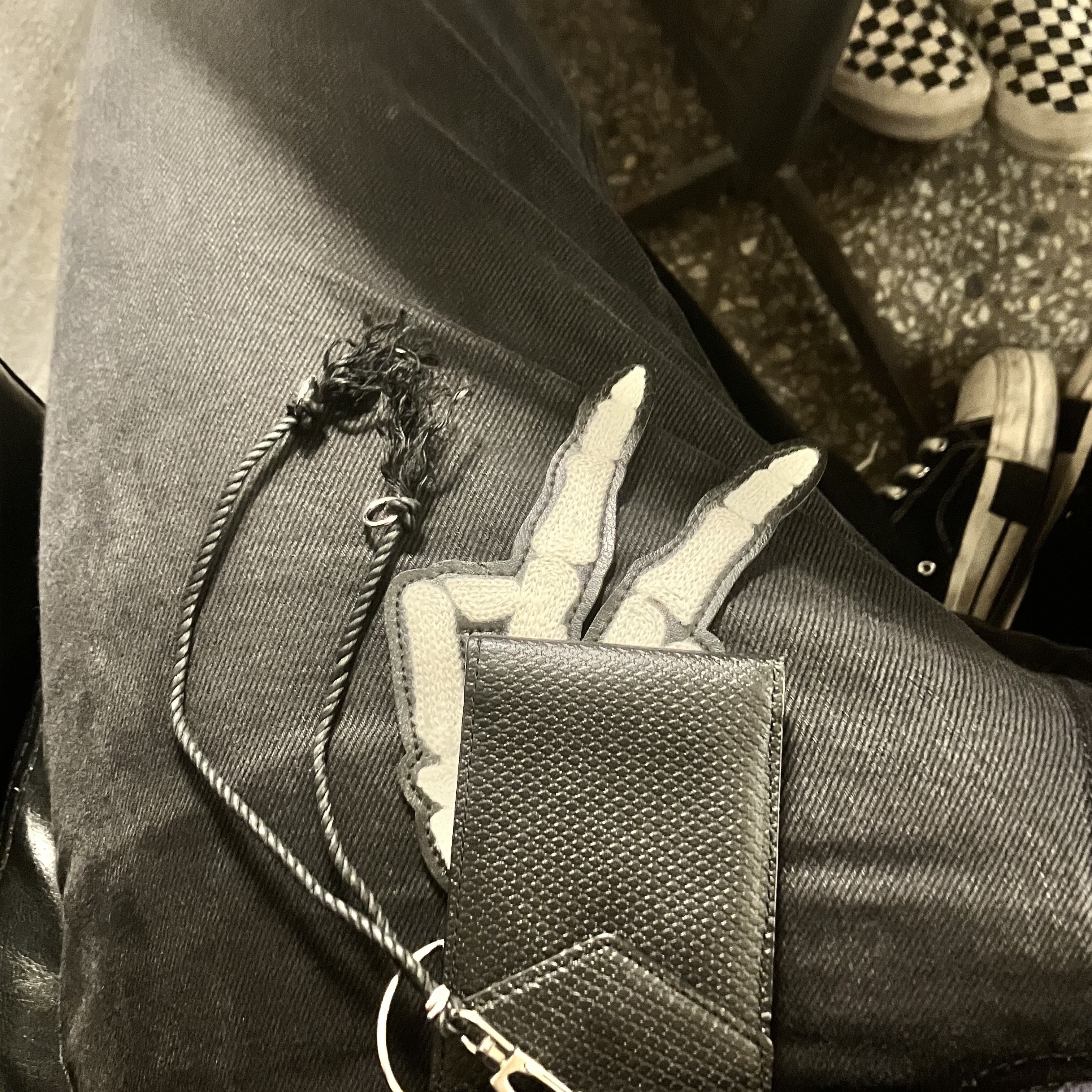 Our Legacy Skeleton Key Holder Scissors, Converse x Drkshdw Drkstr Chuck 70 Ox Black 착용 스타일 - 1