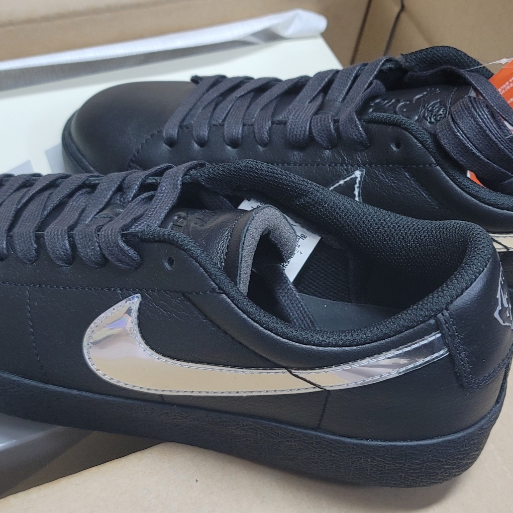 Nike x Dancer Skateboards SB Zoom Blazer Low Black and Metallic Silver 착용 스타일 - 7