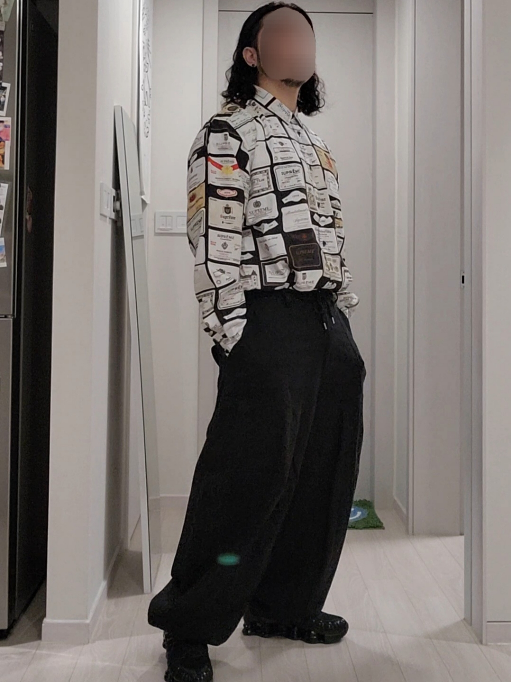 Supreme Label Shirt Black - 24FW, (W) Nike Shox TL Black and Max Orange 착용 스타일 - 4
