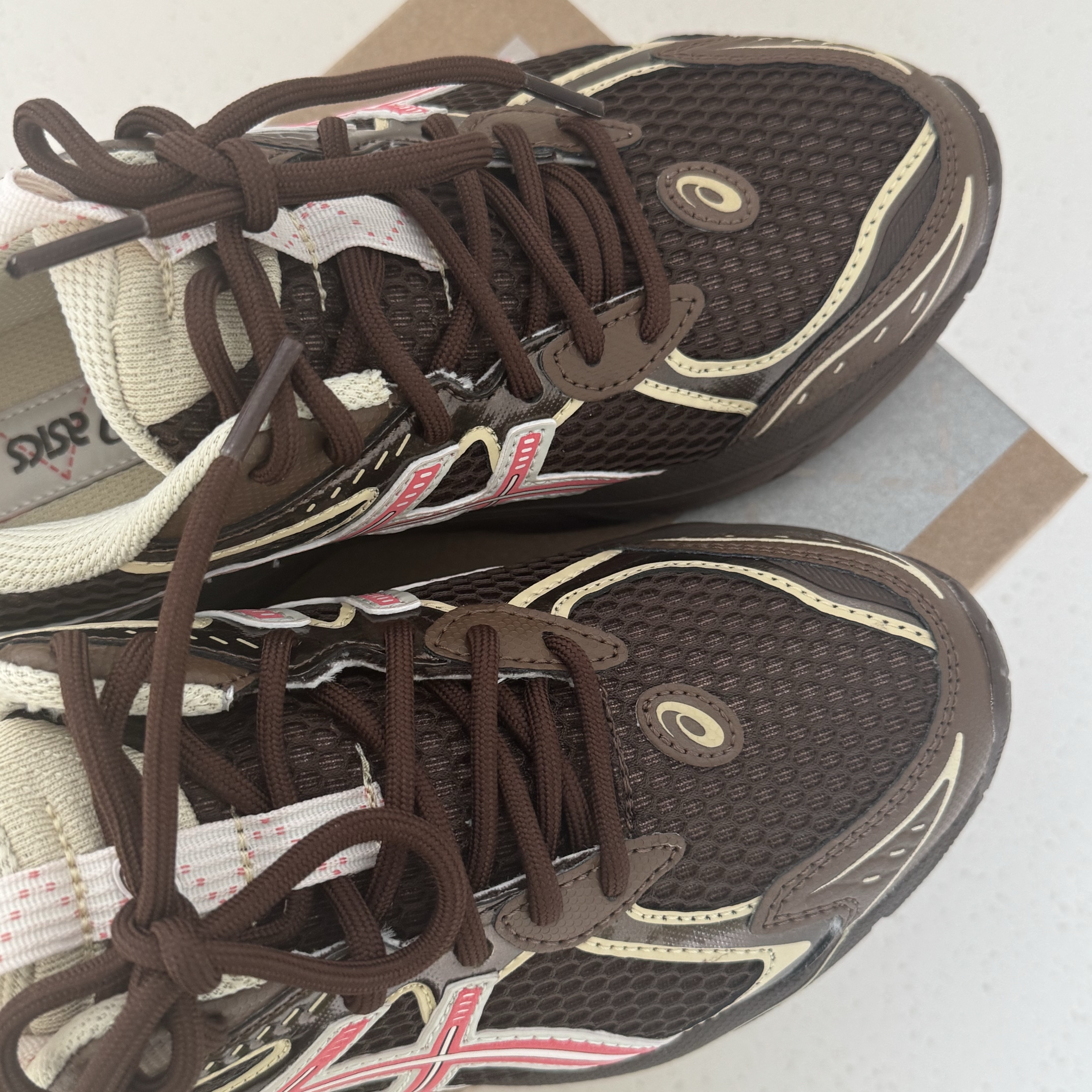 Asics UB8-S GT-2160 Brown Storm Sienna 착용 스타일 - 5