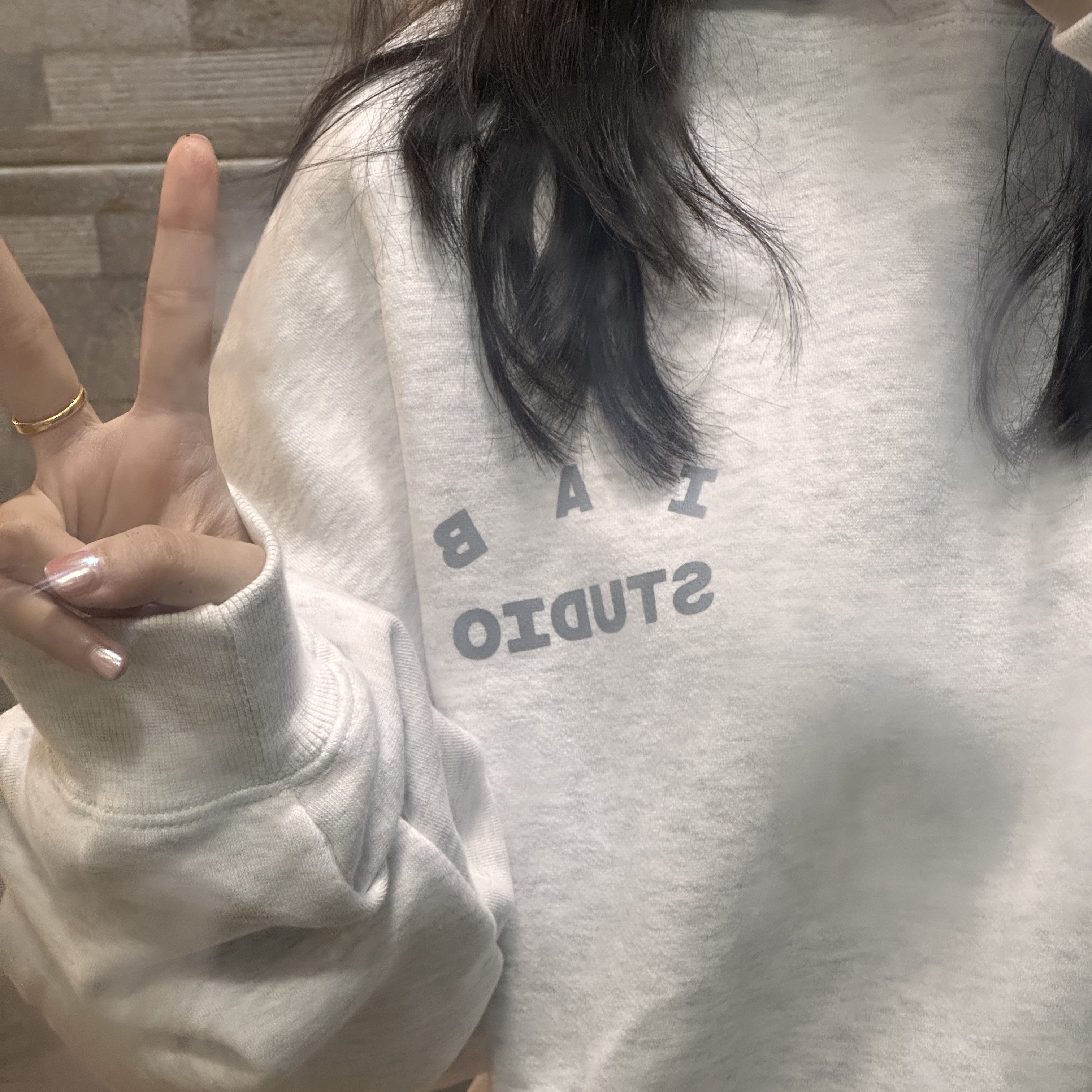 IAB Studio Hoodie Light Gray 착용 스타일