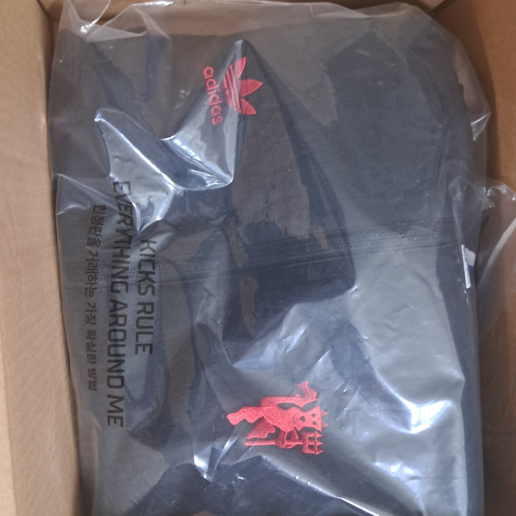 Adidas Manchester United Originals Track Top Black Red - KR Sizing 착용 스타일