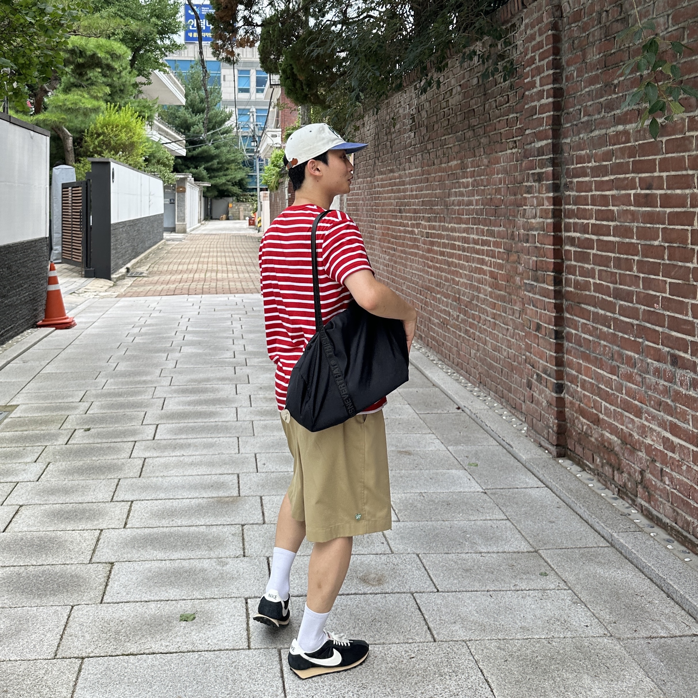 Nike LD-1000 SP Black and Sail 착용 스타일