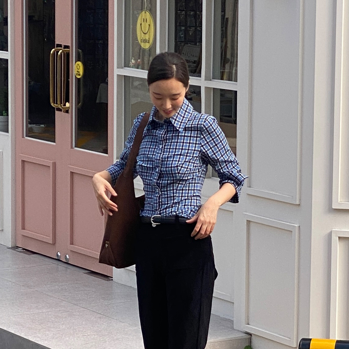 Siyazu SIAC3053 Flow Bag Brown 착용 스타일 - 2