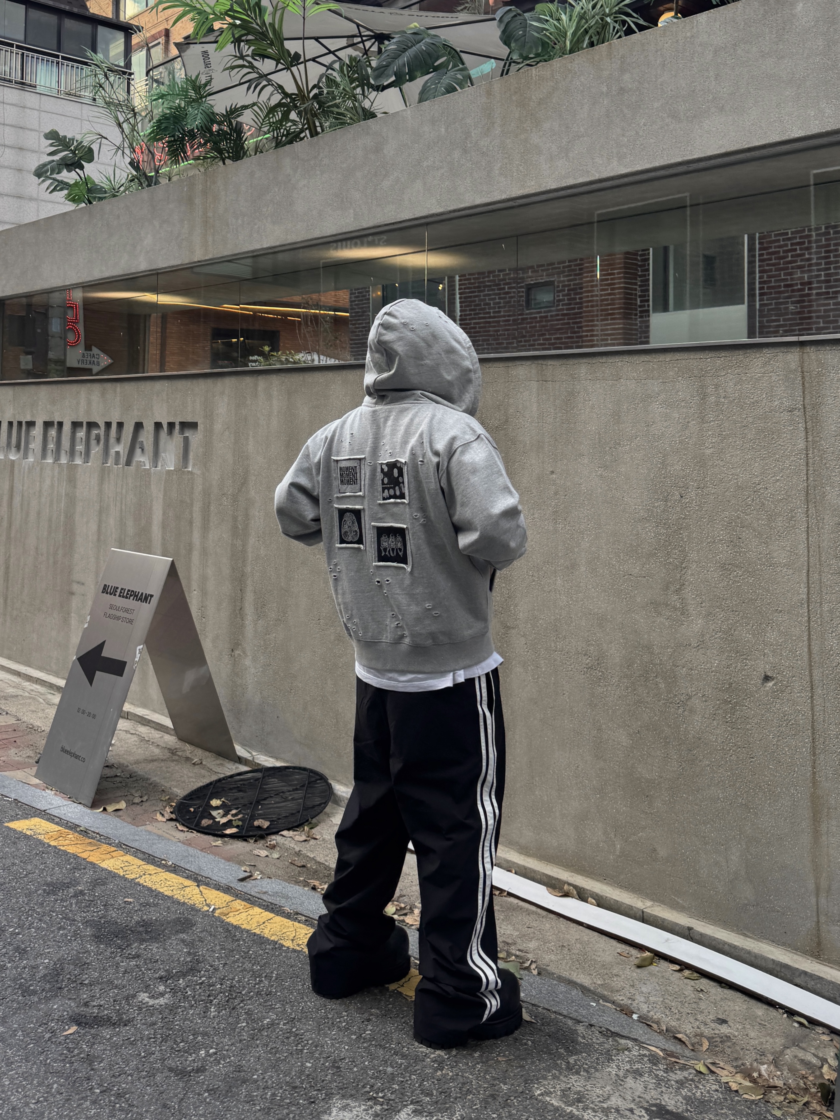 Resurrection13 Damaged Patch Work 2Way Zip Up Hoodie Melange Grey 착용 스타일