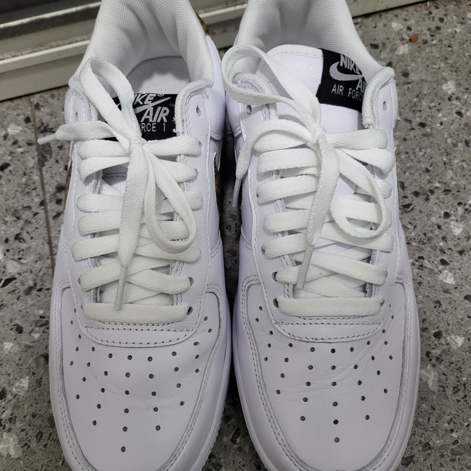 Nike Air Force 1 Low Retro PRM QS Ivory Snake 2024 착용 스타일 - 2