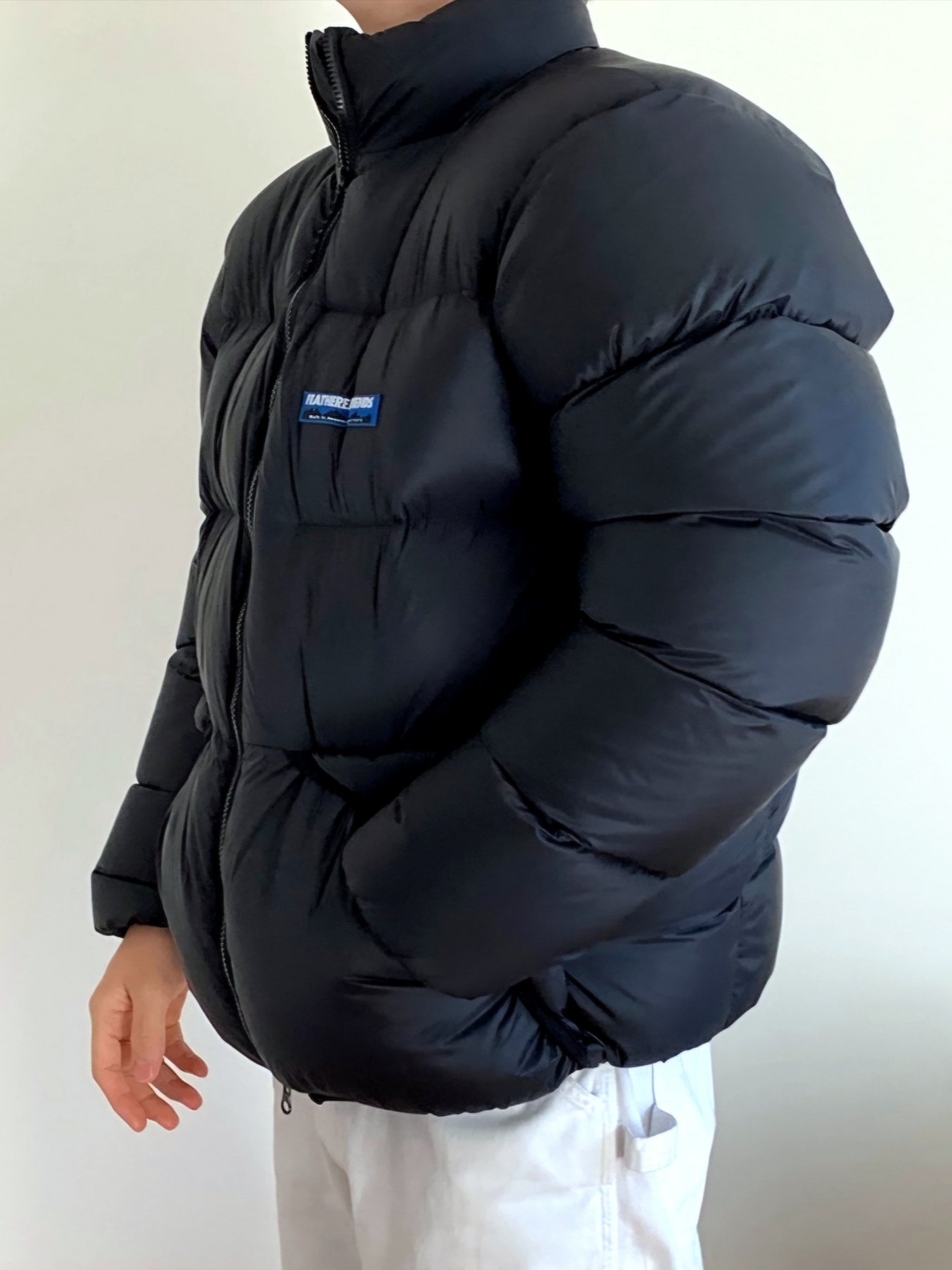Feathered Friends Helios Down Jacket Black, Feathered Friends Helios Hooded Down Jacket Ash 착용 스타일