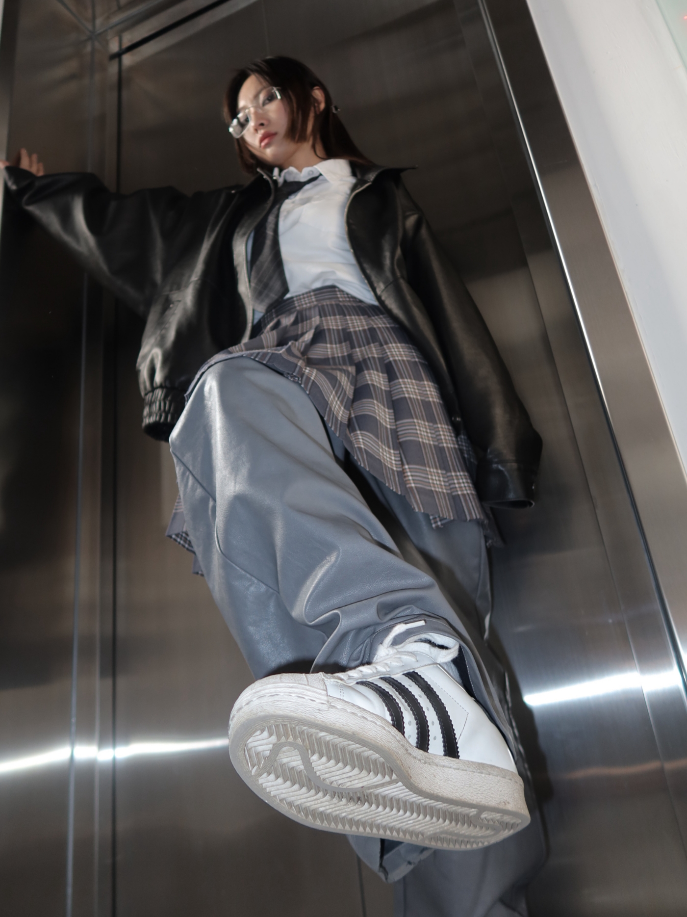 Adidas x Prada Superstar White Black 착용 스타일 - 2