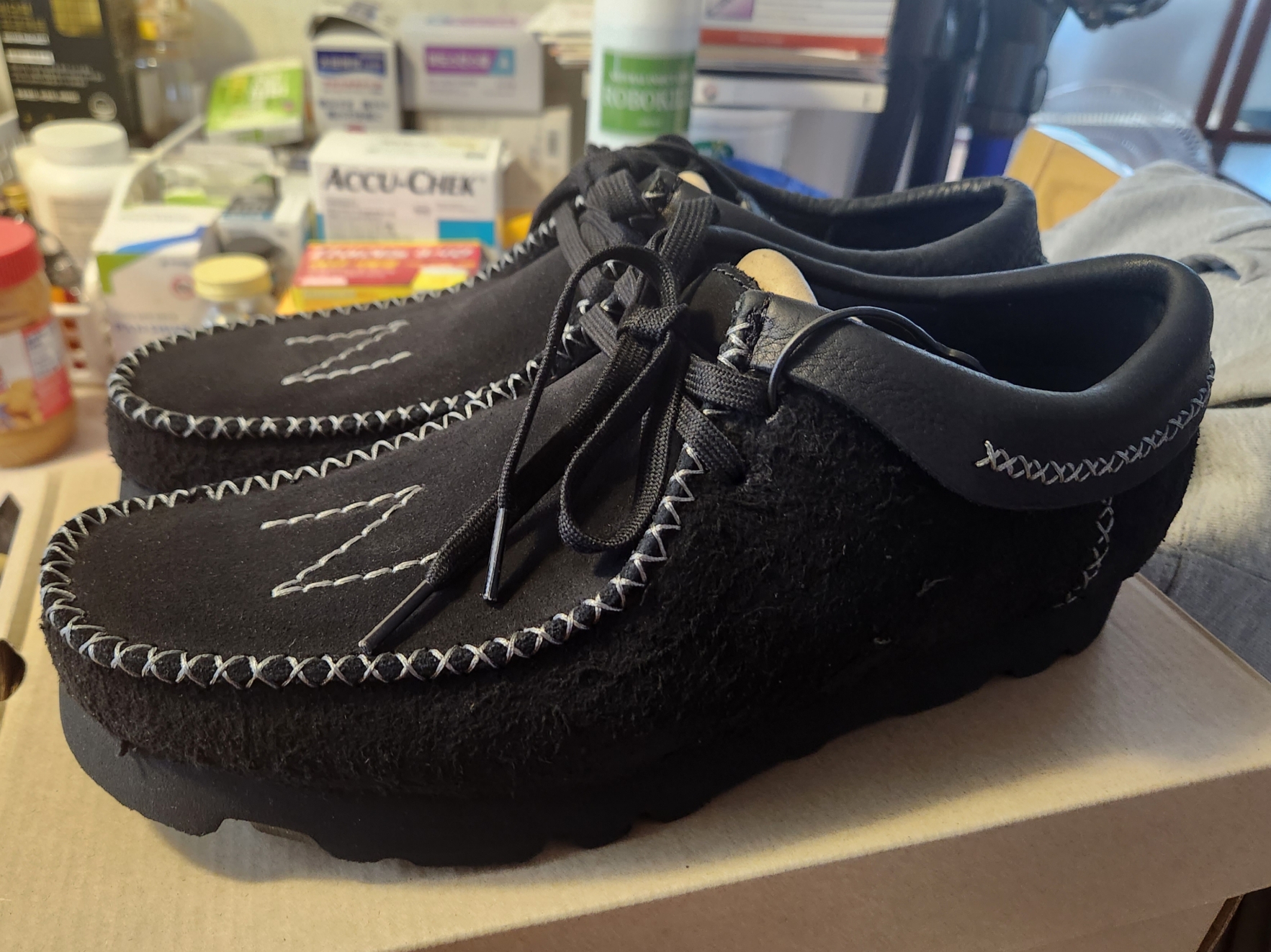 Clarks x Neighborhood Wallabe Black 착용 스타일