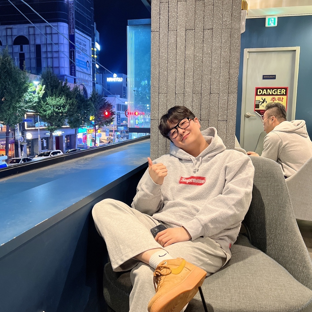Supreme Inside Out Box Logo Hooded Sweatshirt Heather Grey - 23SS, Gentle Monster x Maison Margiela MM113 Black Clear 착용 스타일