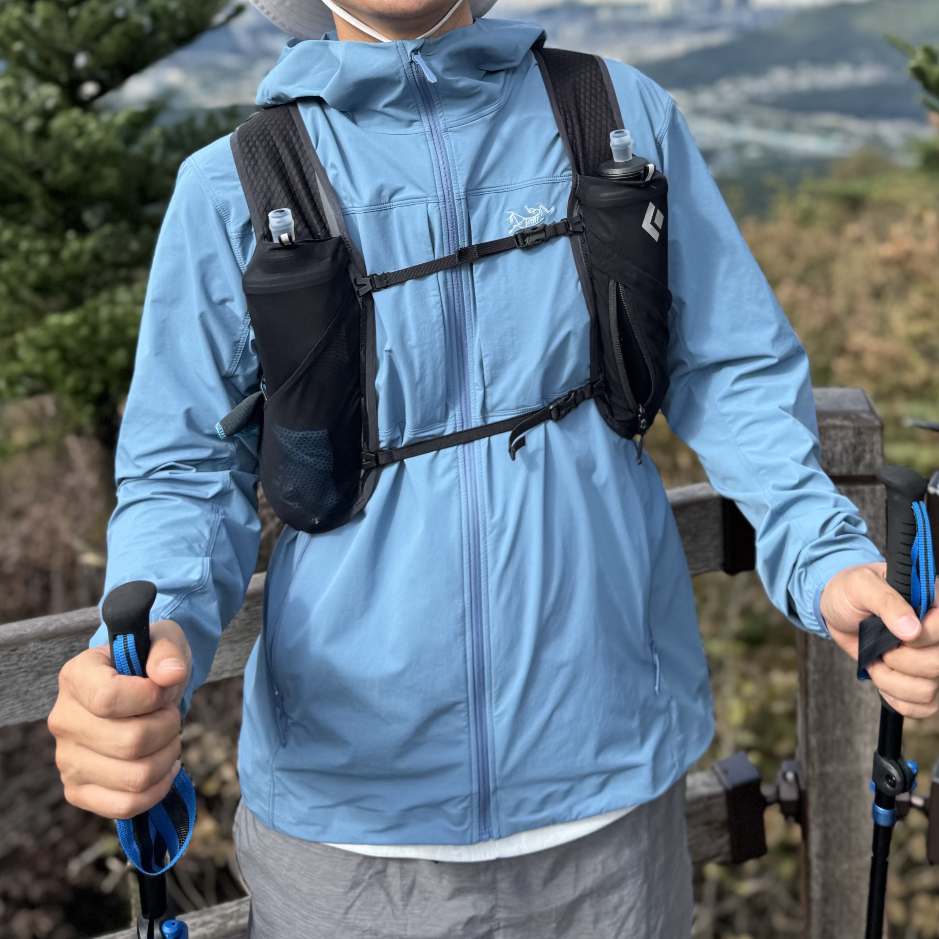 Arc'teryx Gamma Lightweight Hoody Stone Wash, Oakley Eye Jacket Redux Matte Black Frame Prizm Grey Lenses High Bridge Fit 착용 스타일 - 3
