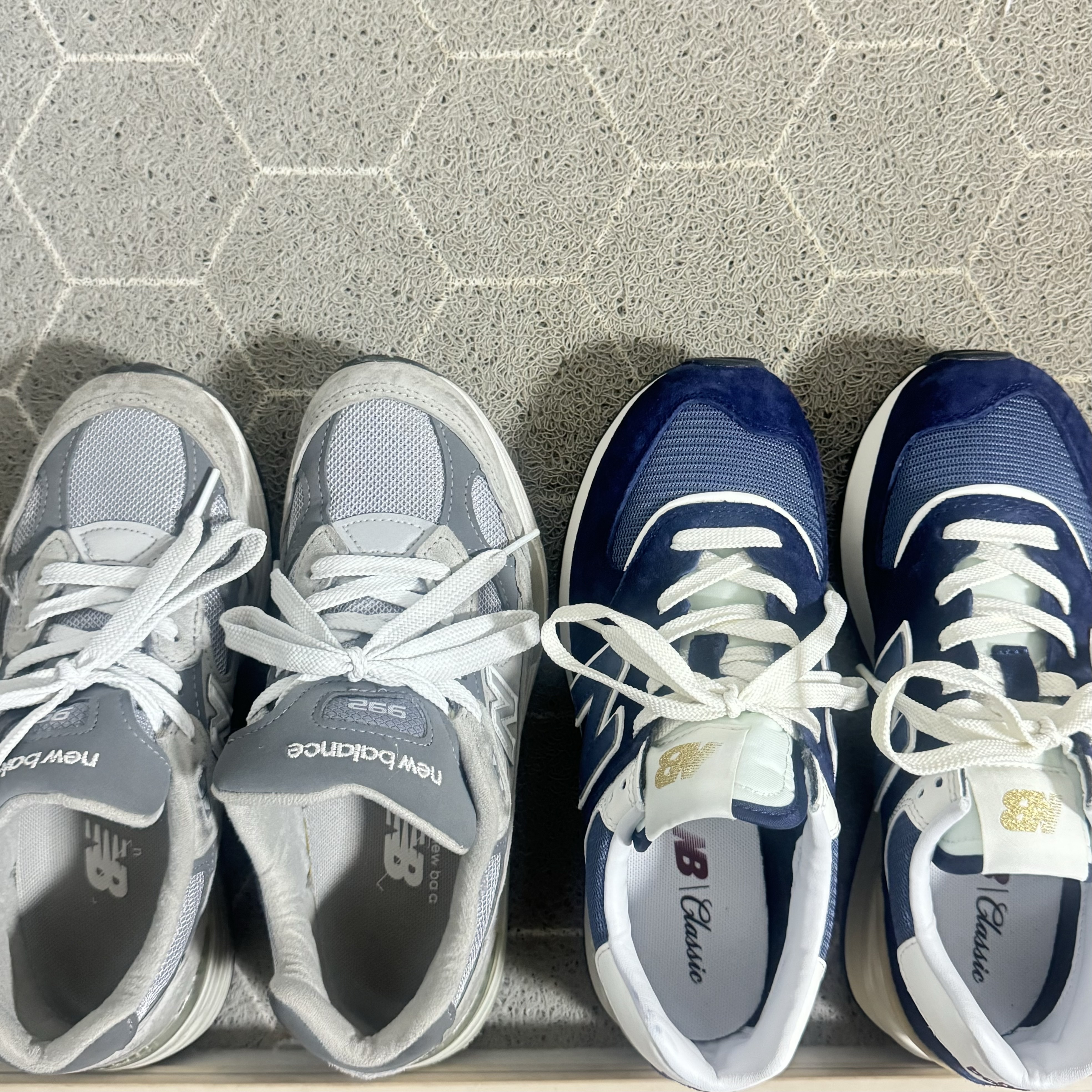 New Balance 574 Legacy Navy, New Balance 992 Made in USA Grey - D Standard 착용 스타일 - 2