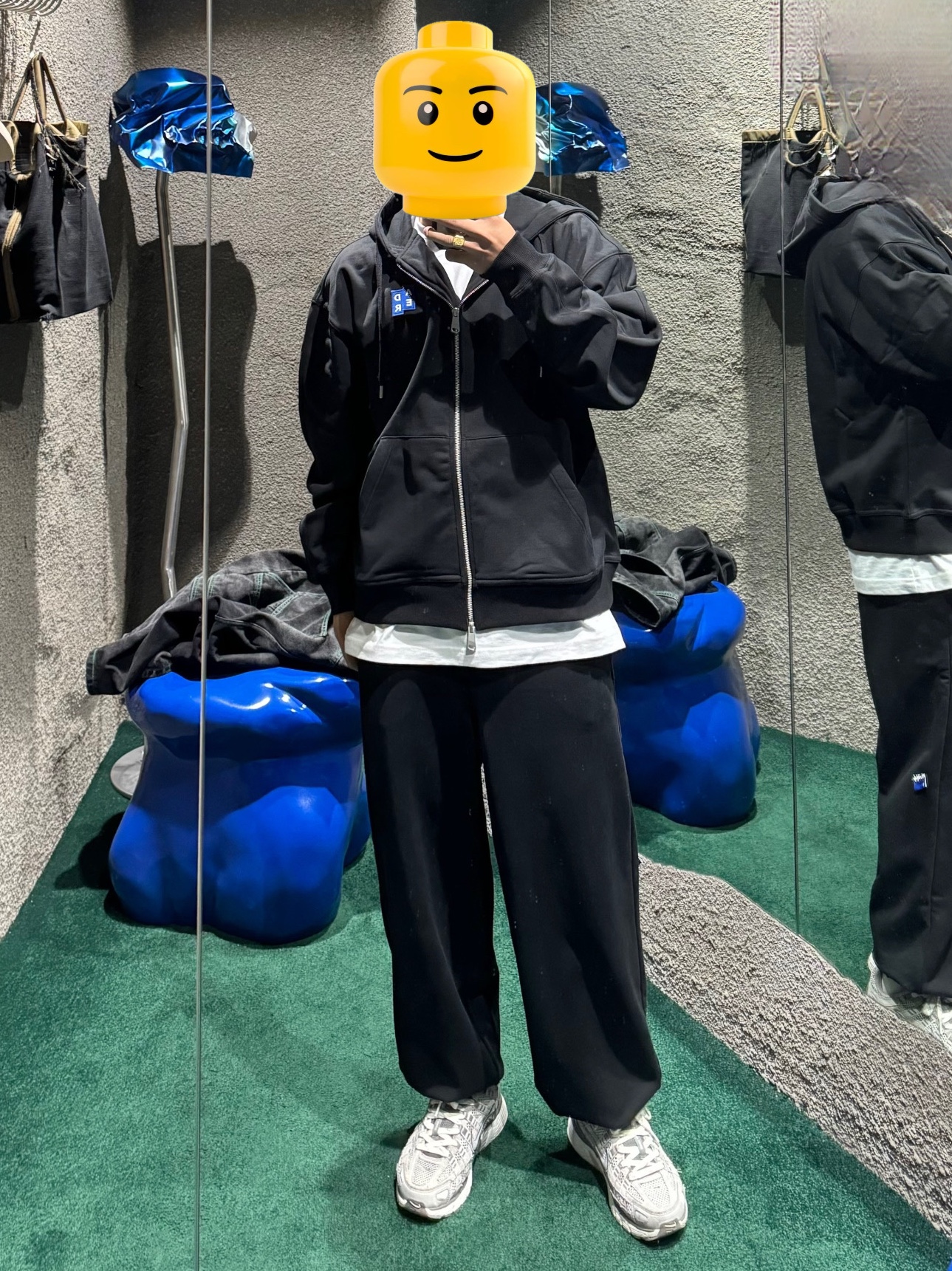 Ader Error Sig; TRS Tag Sweatpants 01 Noir, Ader Error Sig; TRS/BL Tag Hoodie Zip-Up 01 Black 착용 스타일