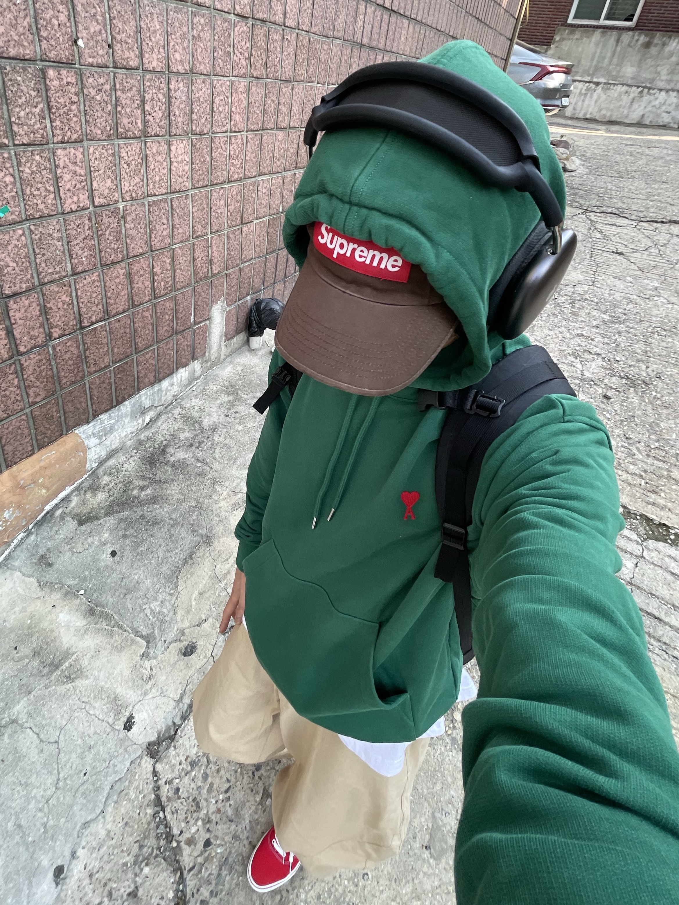 Vans Authentic Red, Supreme Backpack Black - 23FW 착용 스타일 - 7