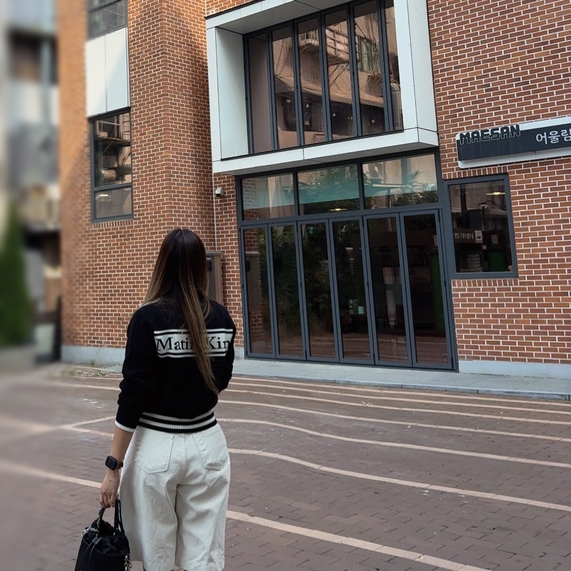 Matin Kim Spell Point Stripe Knit Cardigan Black 착용 스타일