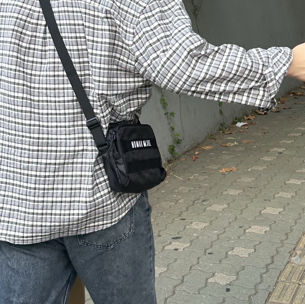 Human Made Military Light Pouch Black 착용 스타일