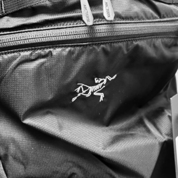 Arc'teryx Heliad 15 Backpack Black 착용 스타일 - 4