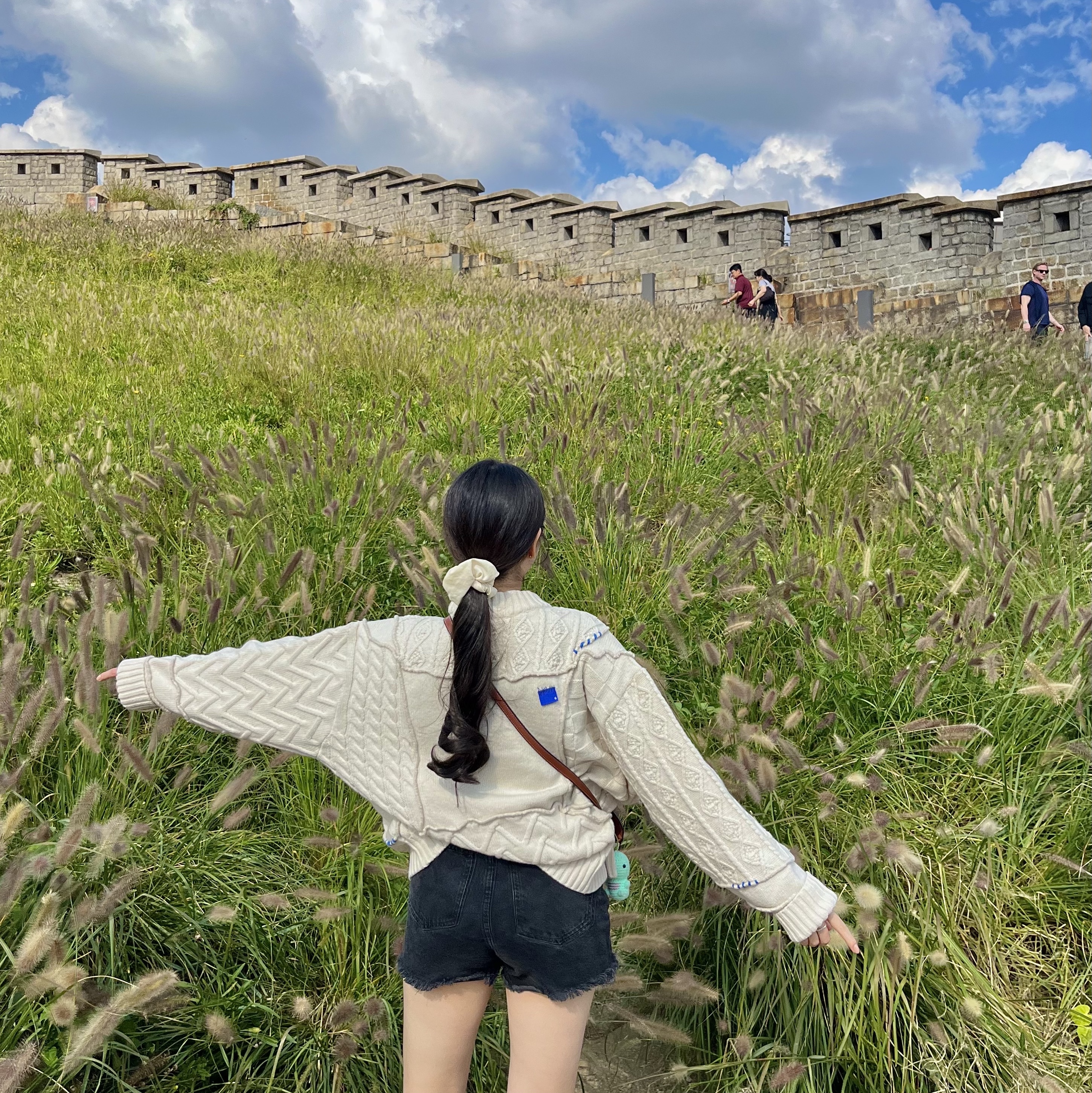 Zara x Ader Error Patchwork Oversize Knit Sweater Cream 착용 스타일