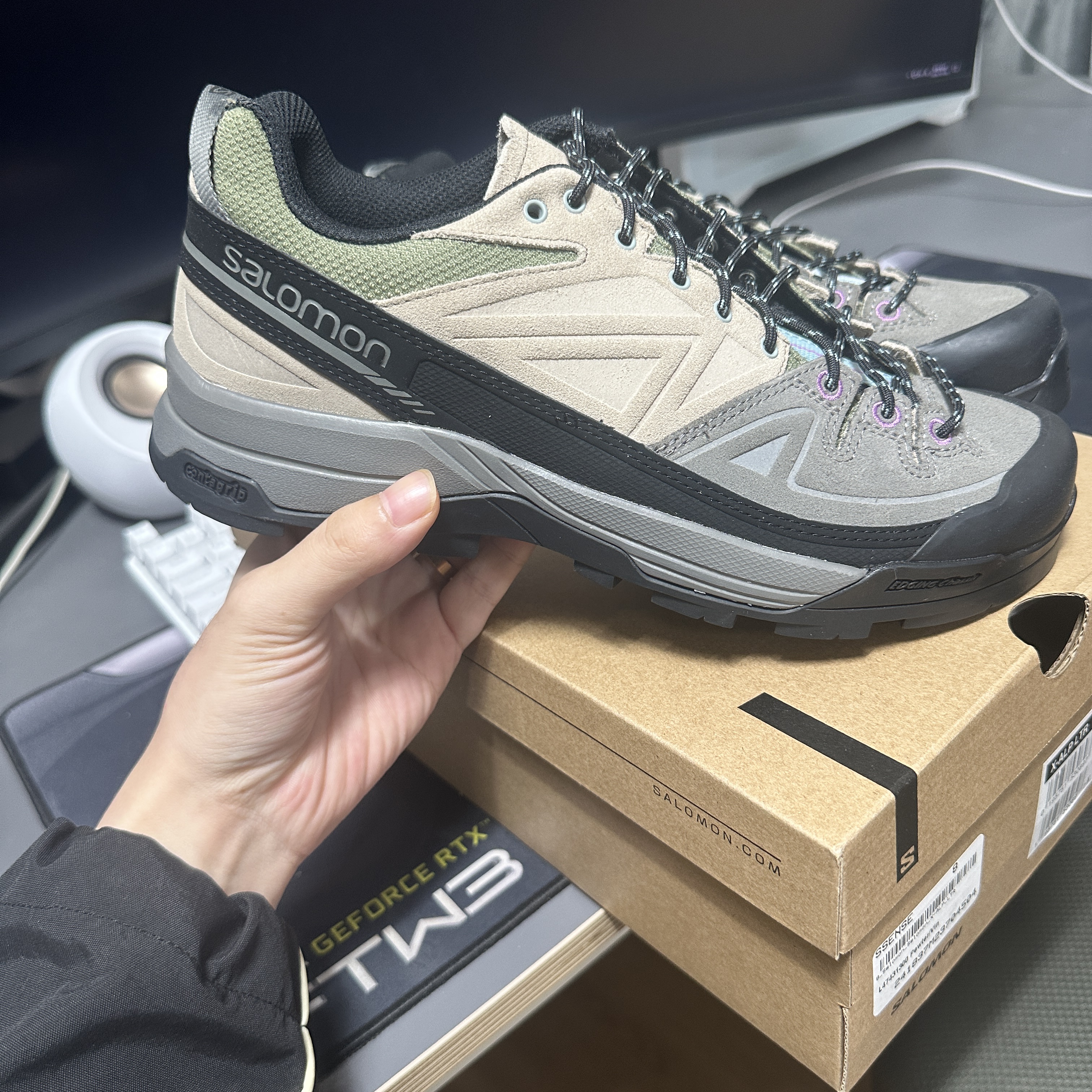 Salomon X-Alp LTR Pewter Vintage Khaki, Salomon XT-6 ADV Black 착용 스타일