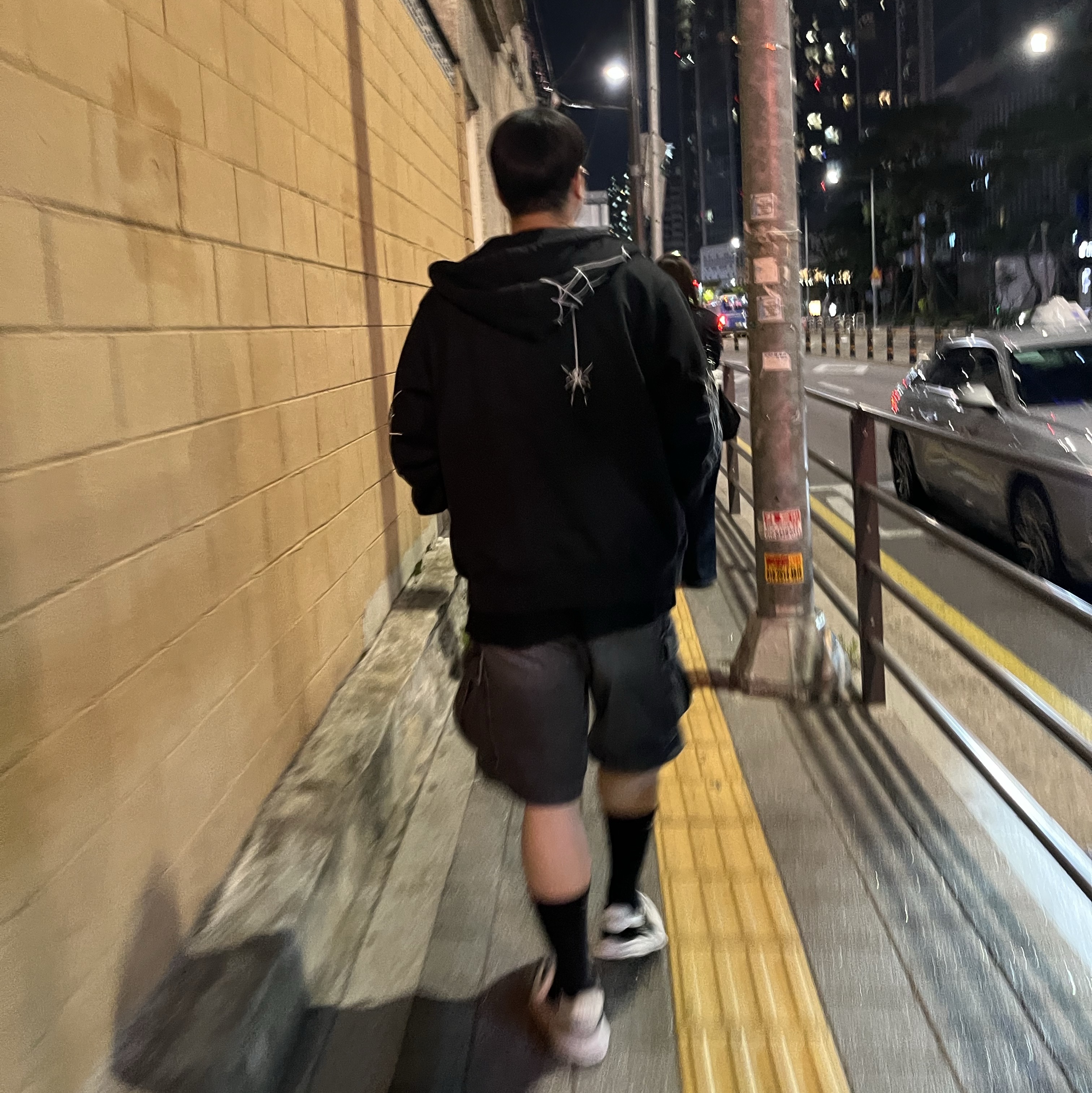 Palace Spider Zip Hood Shock Black - 23FW, Yeezy x Gosha Rubchinskiy YZY Black Dogs Hoodie Black 착용 스타일 - 3