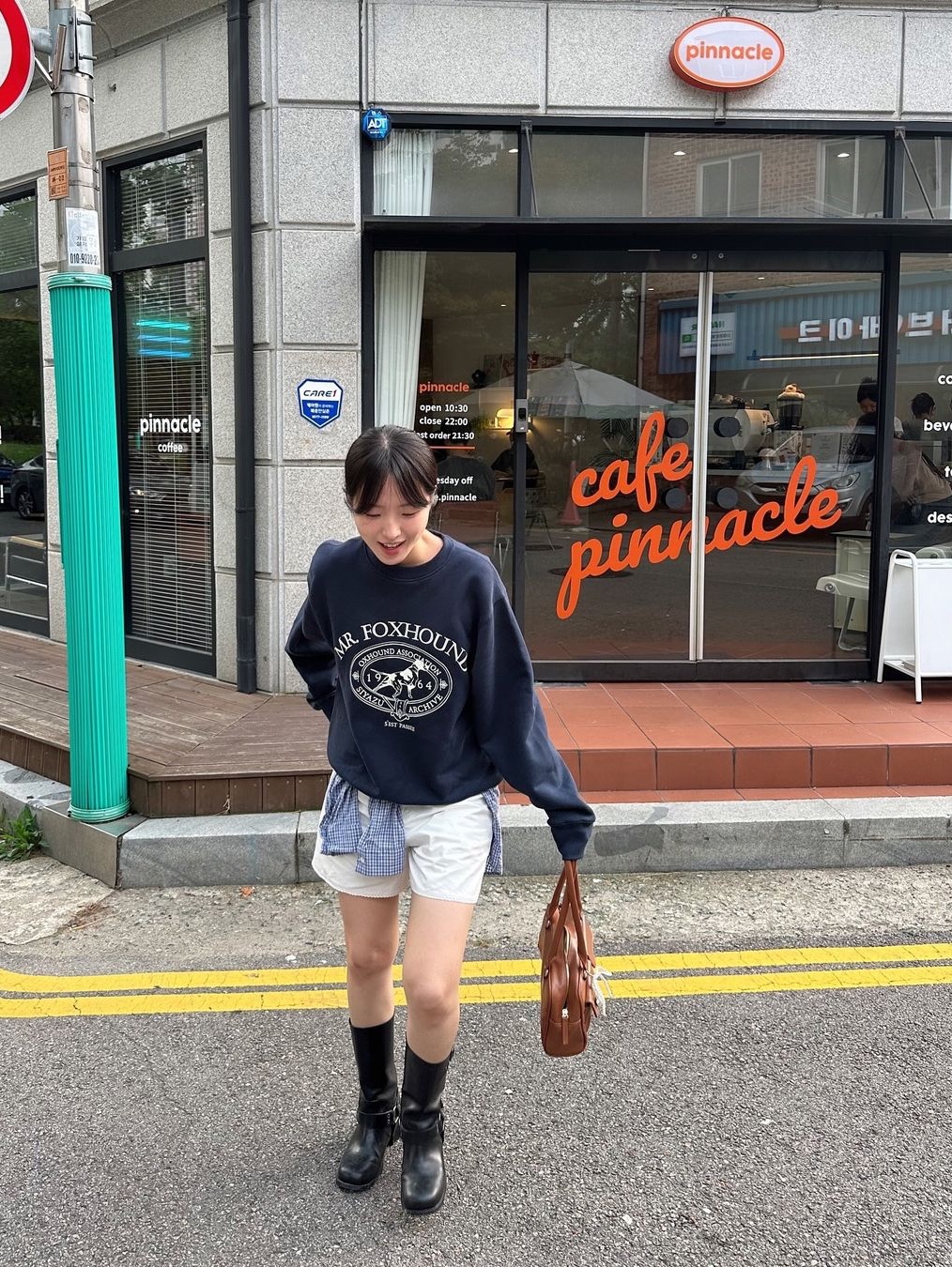 Siyazu SITP5042 Foxhound Sweat Shirt Dark Navy 착용 스타일 - 1
