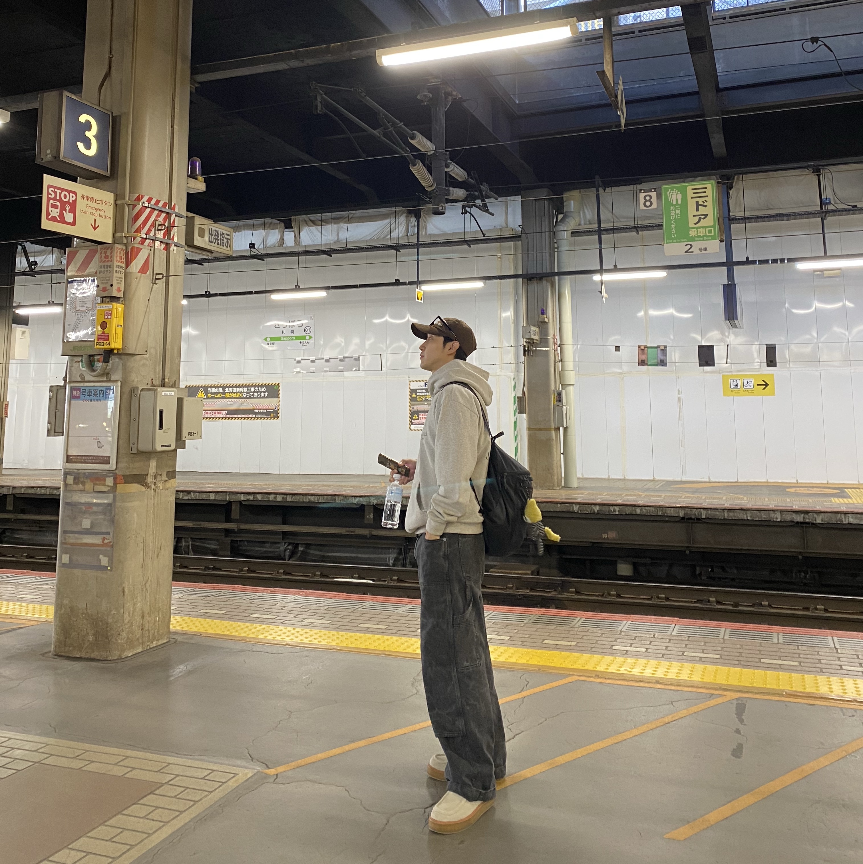 The Museum Visitor Corduroy Ball Cap Brown, Arc'teryx Heliad 15 Backpack Black 착용 스타일