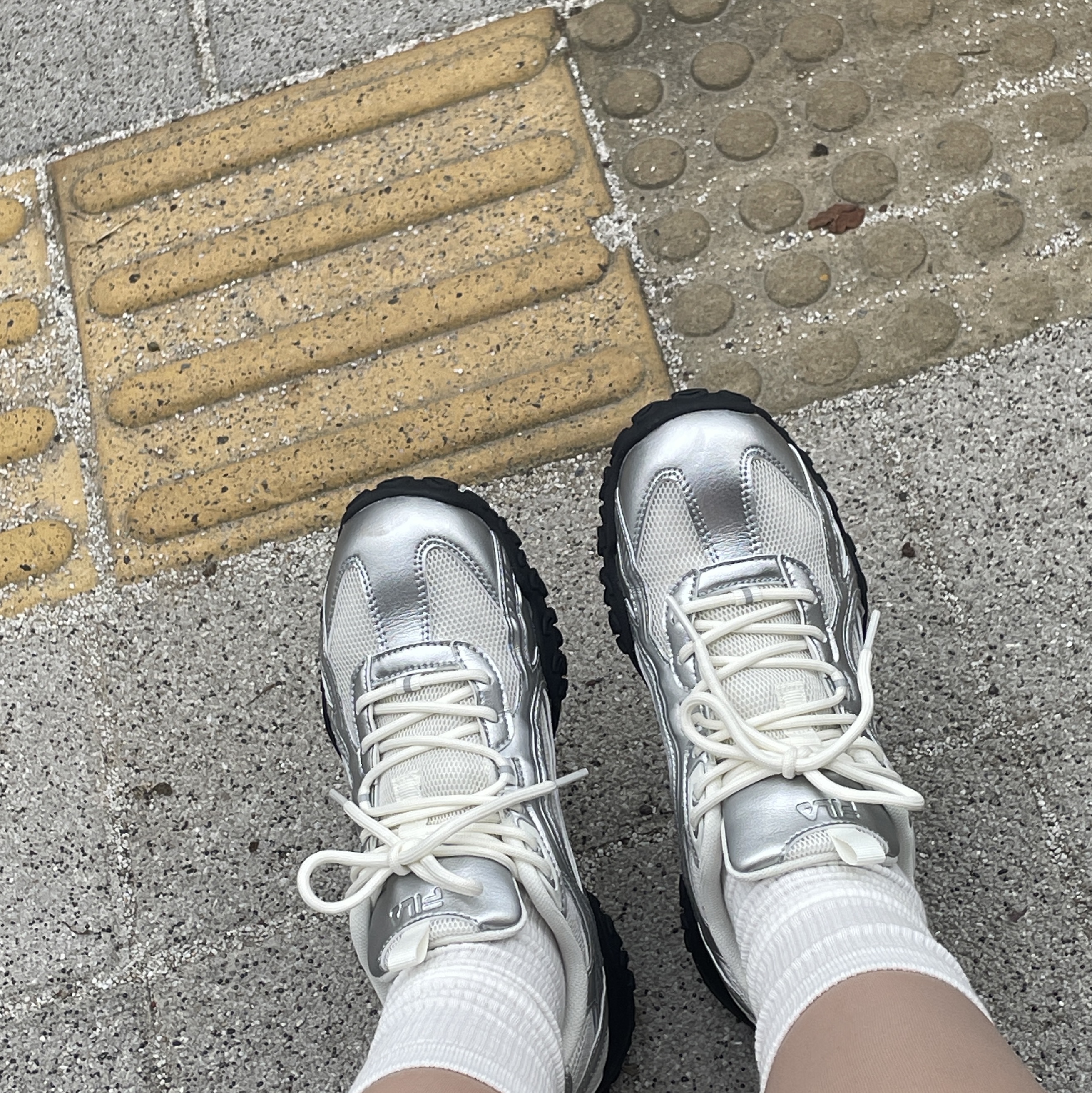 Fila Echappe MS Silver Moon 착용 스타일