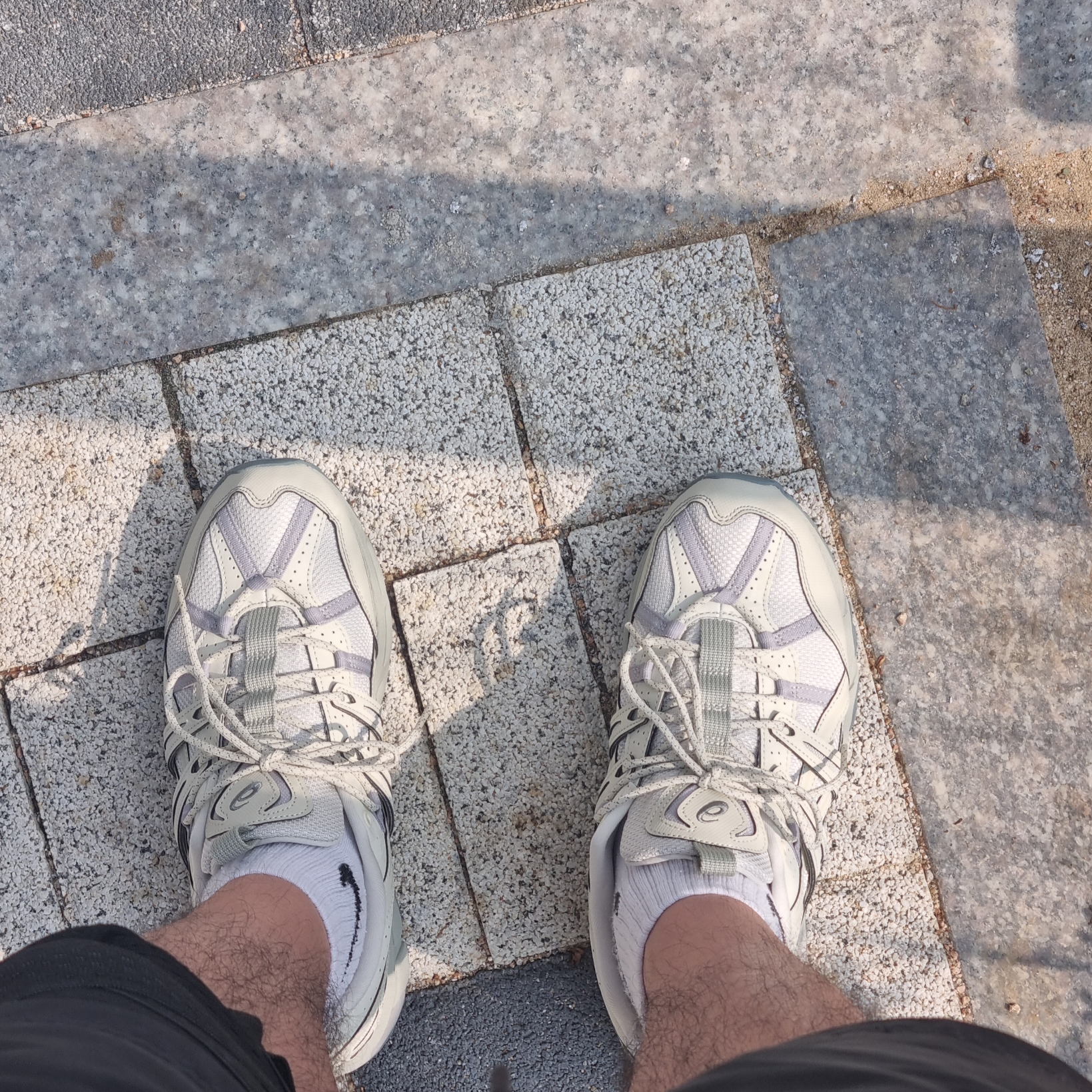 Asics Gel-Sonoma 15-50 Light Dust Olive Grey 착용 스타일