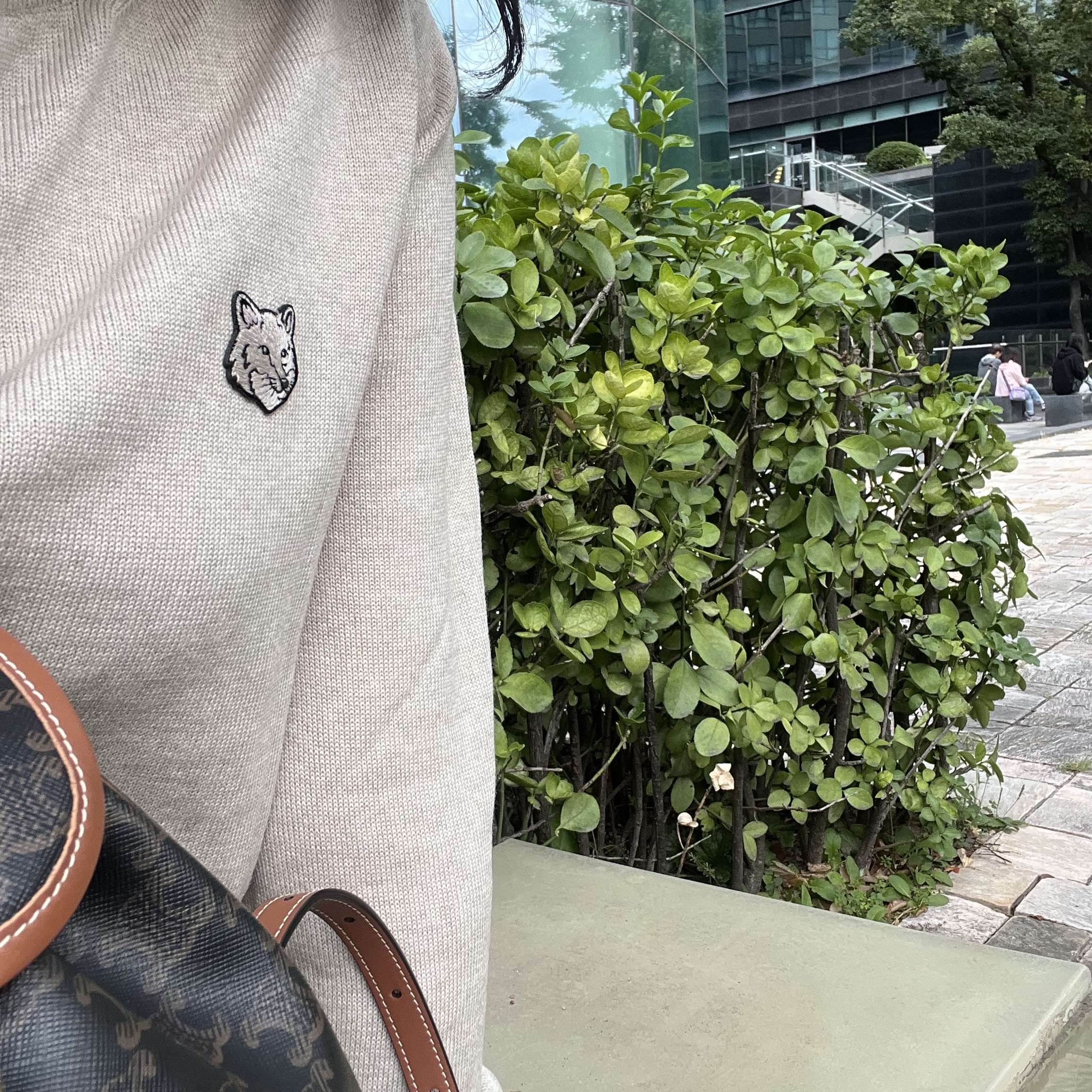 (W) Maison Kitsune Bold Fox Head Patch Regular Cardigan Light Beige Melange, Celine Mini Backpack Folco in Triomphe Canvas and Calfskin Tan 착용 스타일