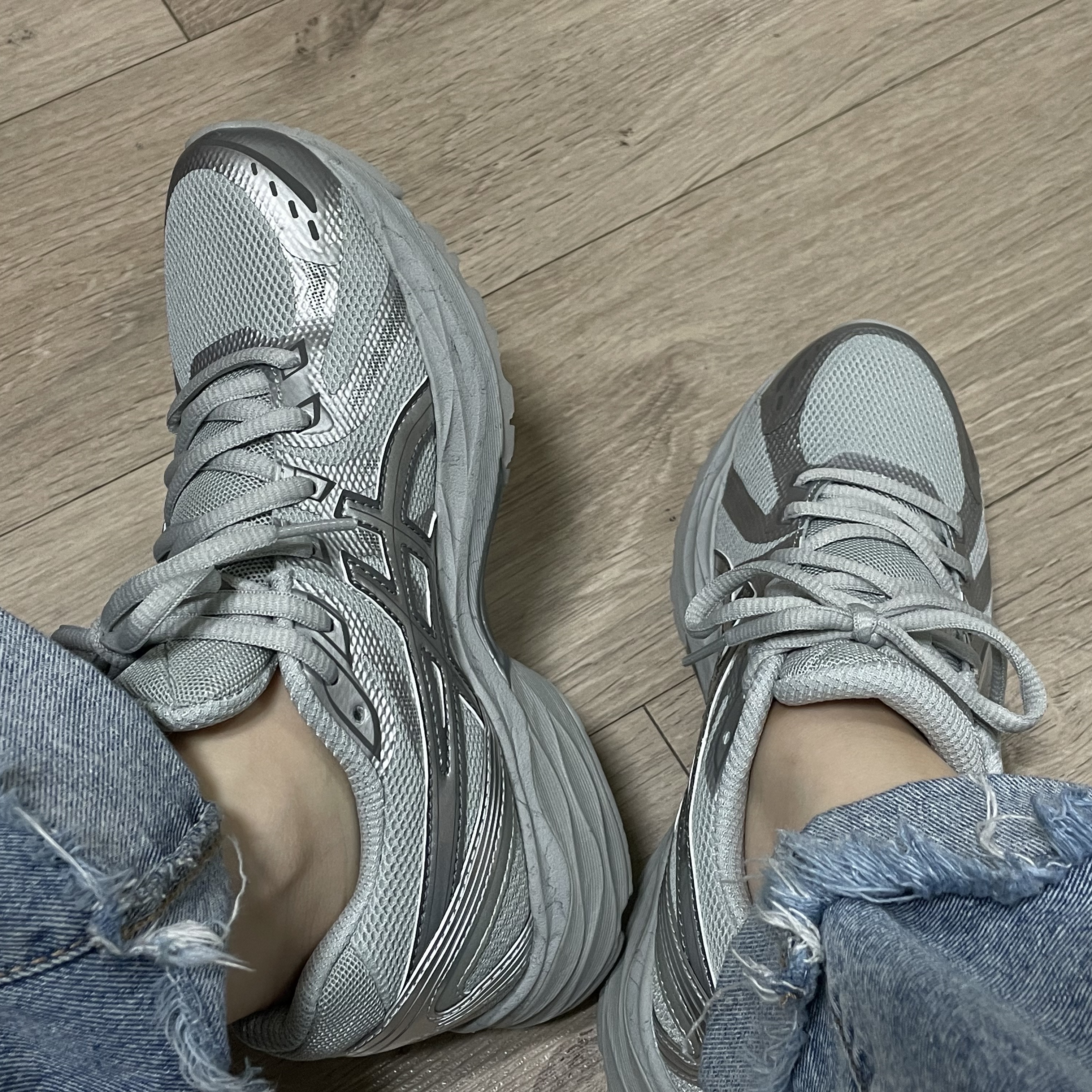 (W) Asics Gel-Flux 4 CN Gray Silver 착용 스타일