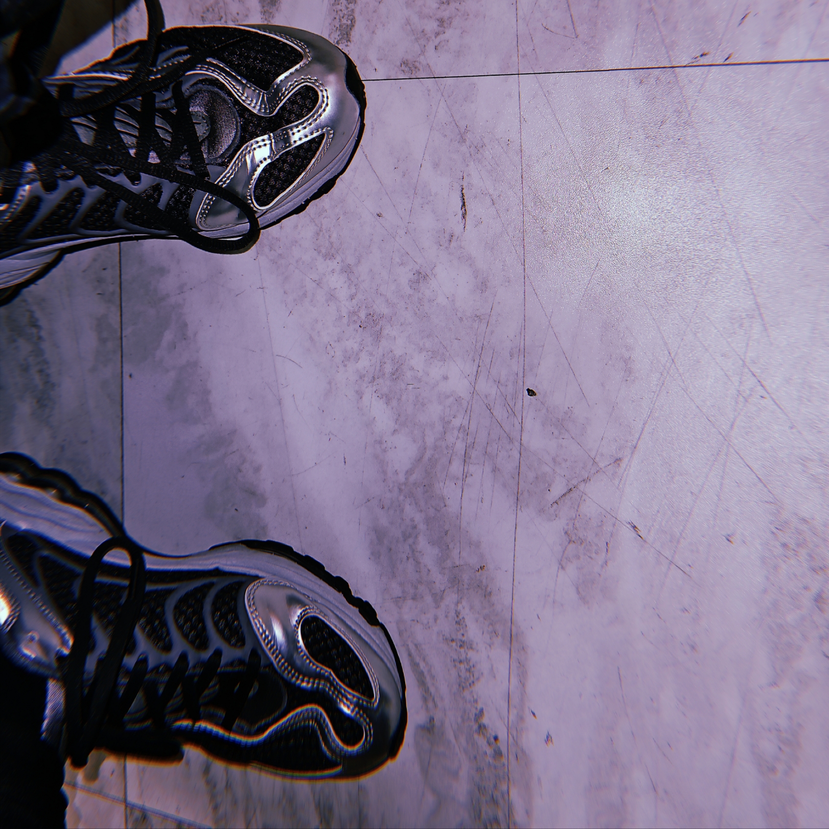 Nike Air Tuned Max Black Smoke Grey 착용 스타일 - 3