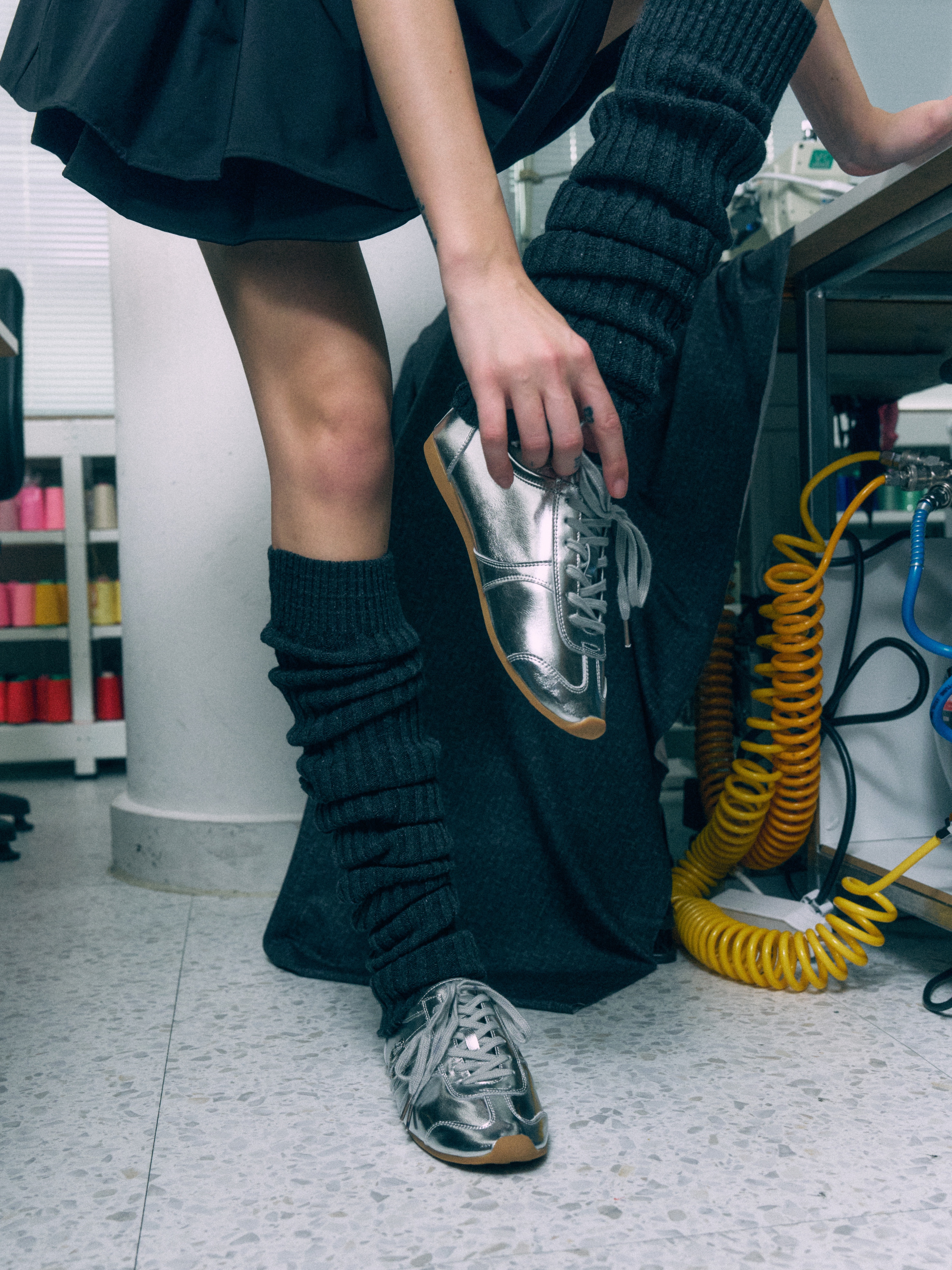 Moodnight Cindy 2 Belted Sneaker Silver 착용 스타일 - 3
