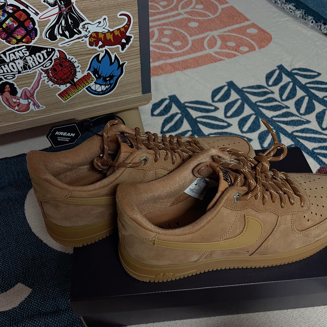 Nike Air Force 1 '07 WB Flax 착용 스타일