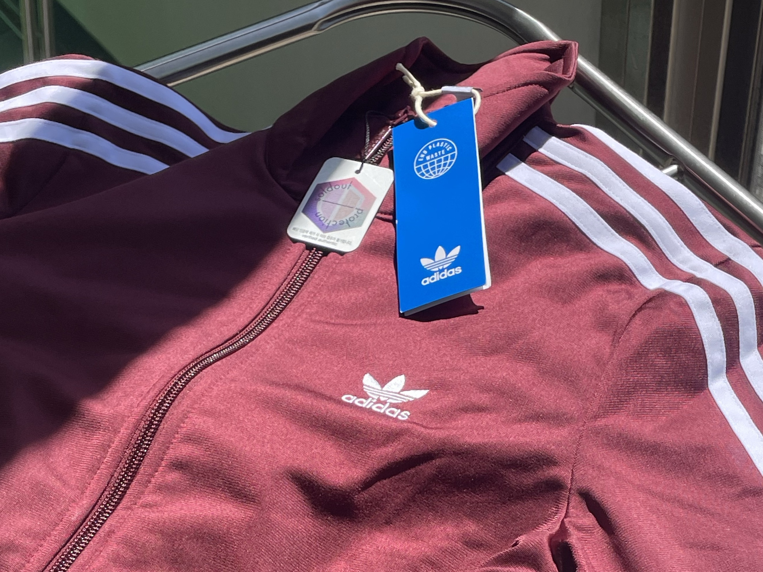 (W) Adidas Adicolor Classic Firebird Track Jacket Shadow Red - US Sizing, (W) Adidas Adicolor Classic  Firebird Track Jacket Shadow Red - KR Sizing 착용 스타일 - 2