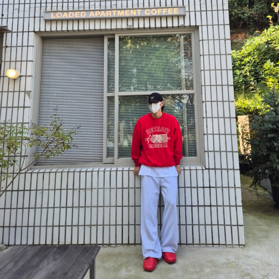 (W) Jordan Hex Mule SP University Red, Yeezy x Gosha Rubchinskiy YZY Black Dogs Jogger Heather Grey 착용 스타일 - 2