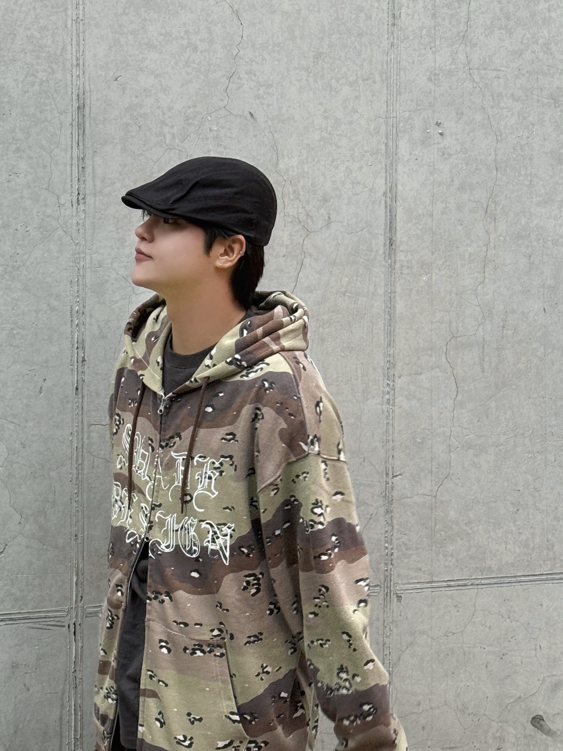 [KREAM 단독] Suade Camo Hood Zip Up Camo 착용 스타일 - 2