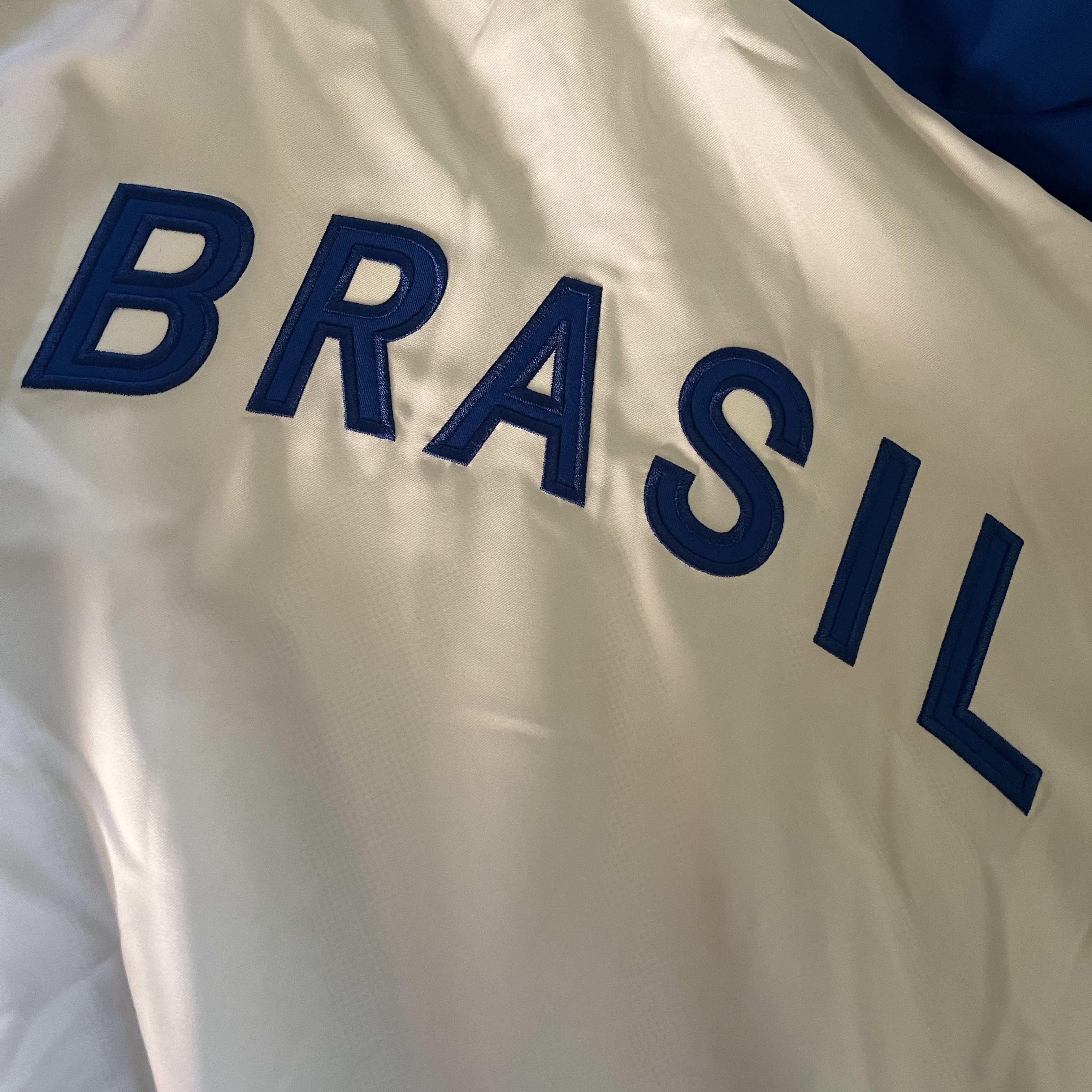 Nike Brazil 1998 Reissue Soccer Replica Track Jacket White (FZ6681-100) 착용 스타일 - 2