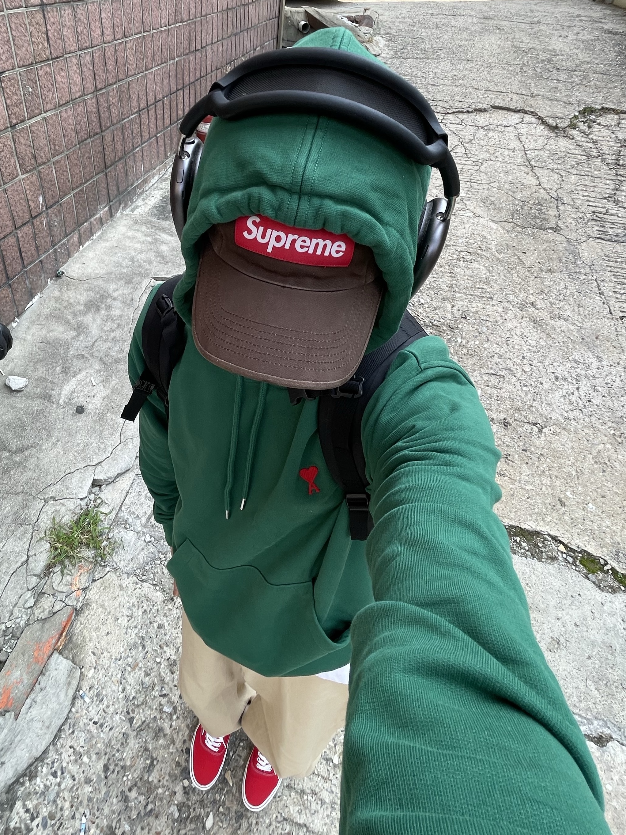 Vans Authentic Red, Supreme Backpack Black - 23FW 착용 스타일 - 5