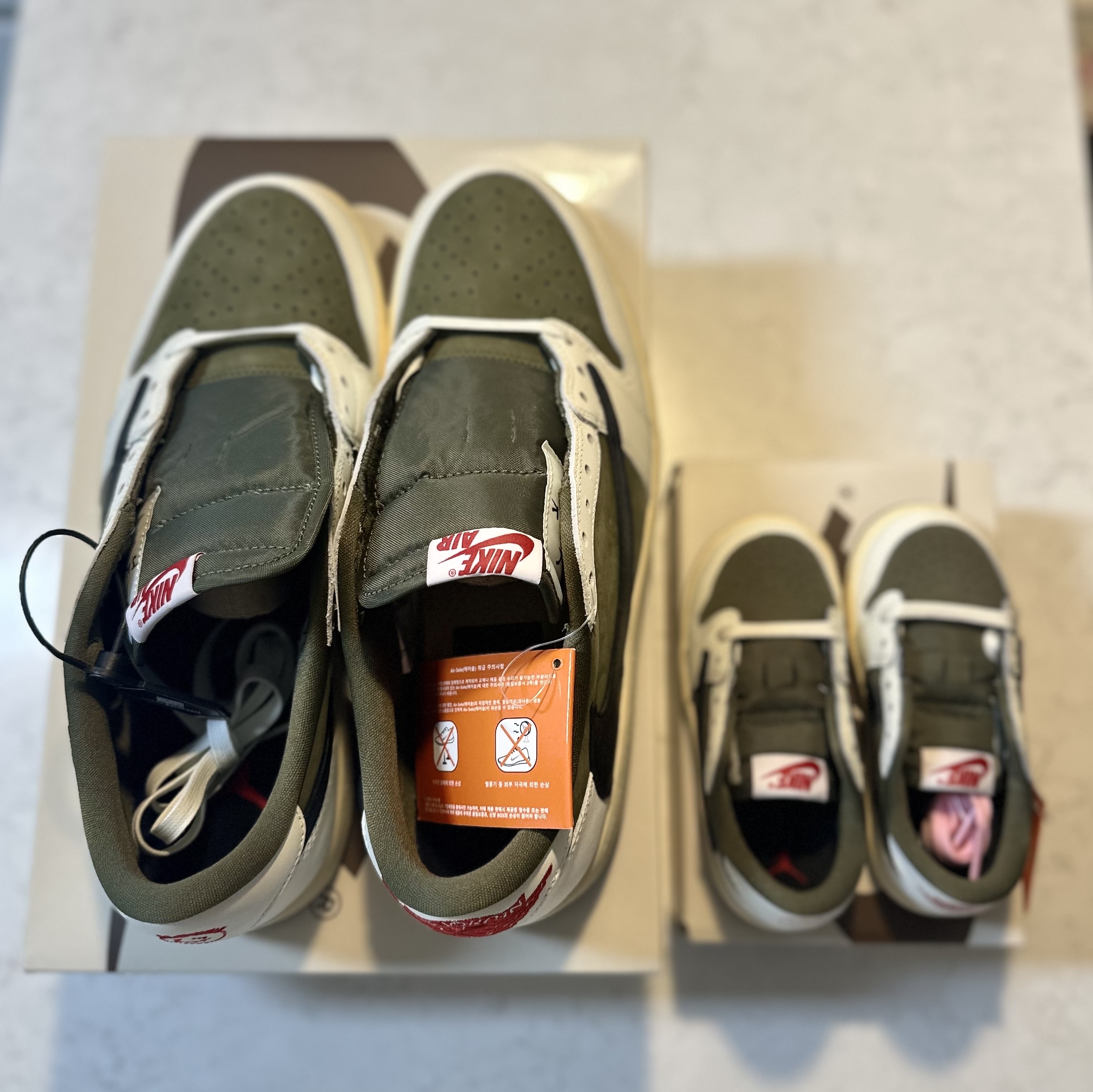 Jordan 1 x Travis Scott Retro Low OG SP Reverse Olive 착용 스타일 - 7