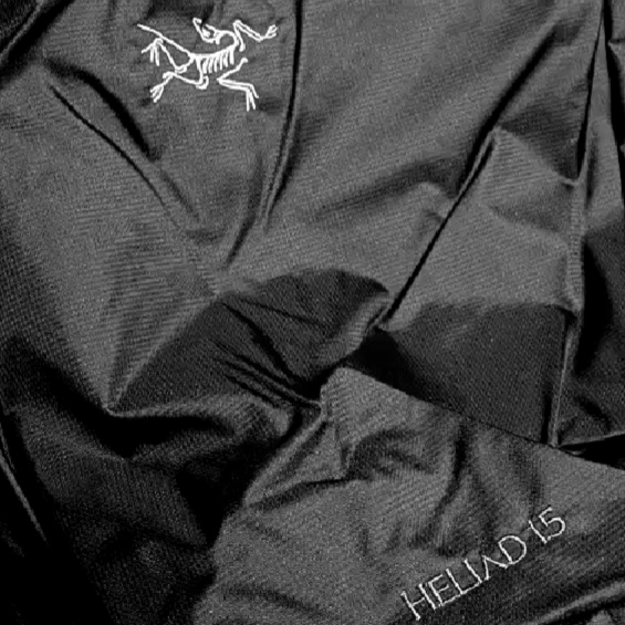 Arc'teryx Heliad 15 Backpack Black 착용 스타일 - 5