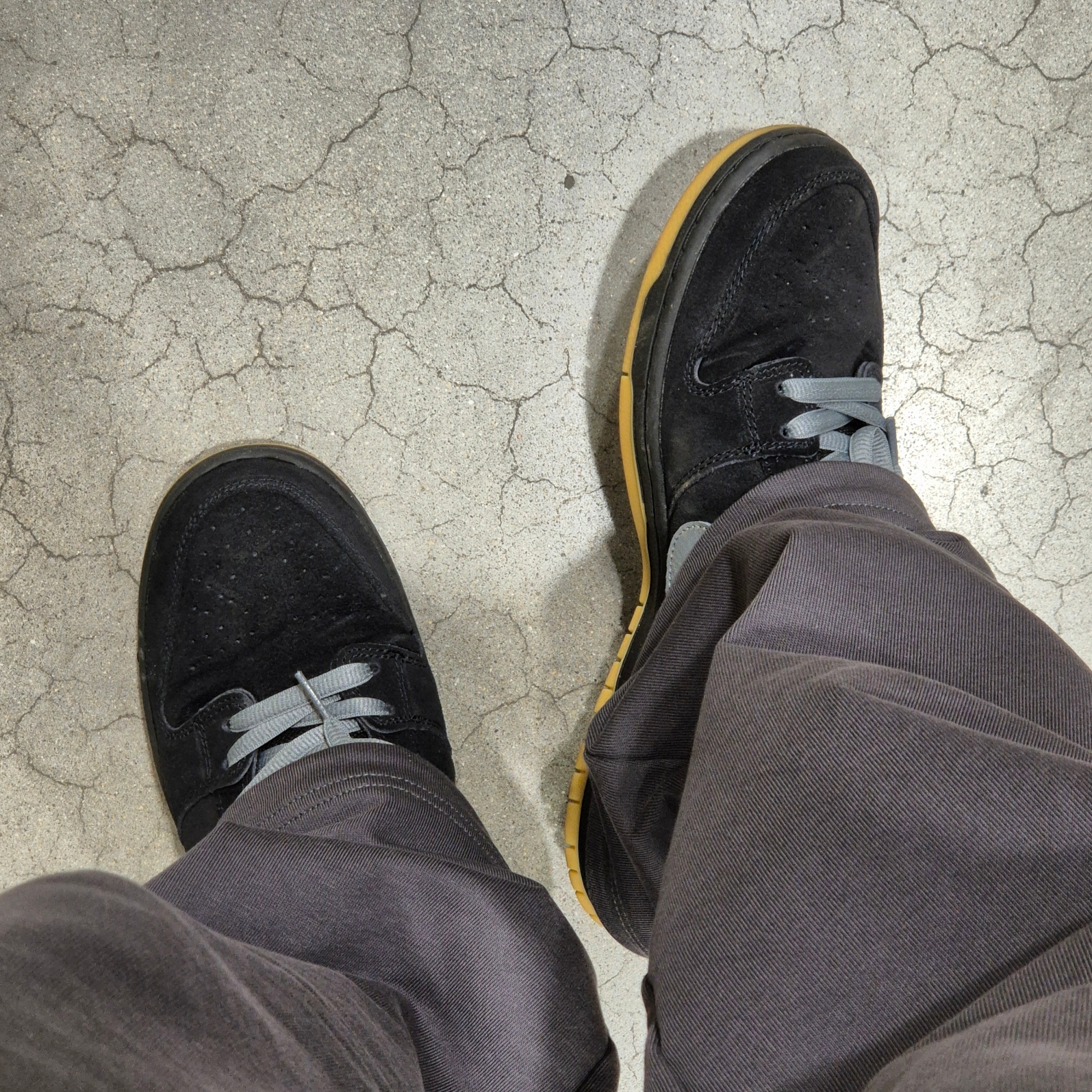 Nike SB Dunk Low Pro Black Cool Grey 착용 스타일