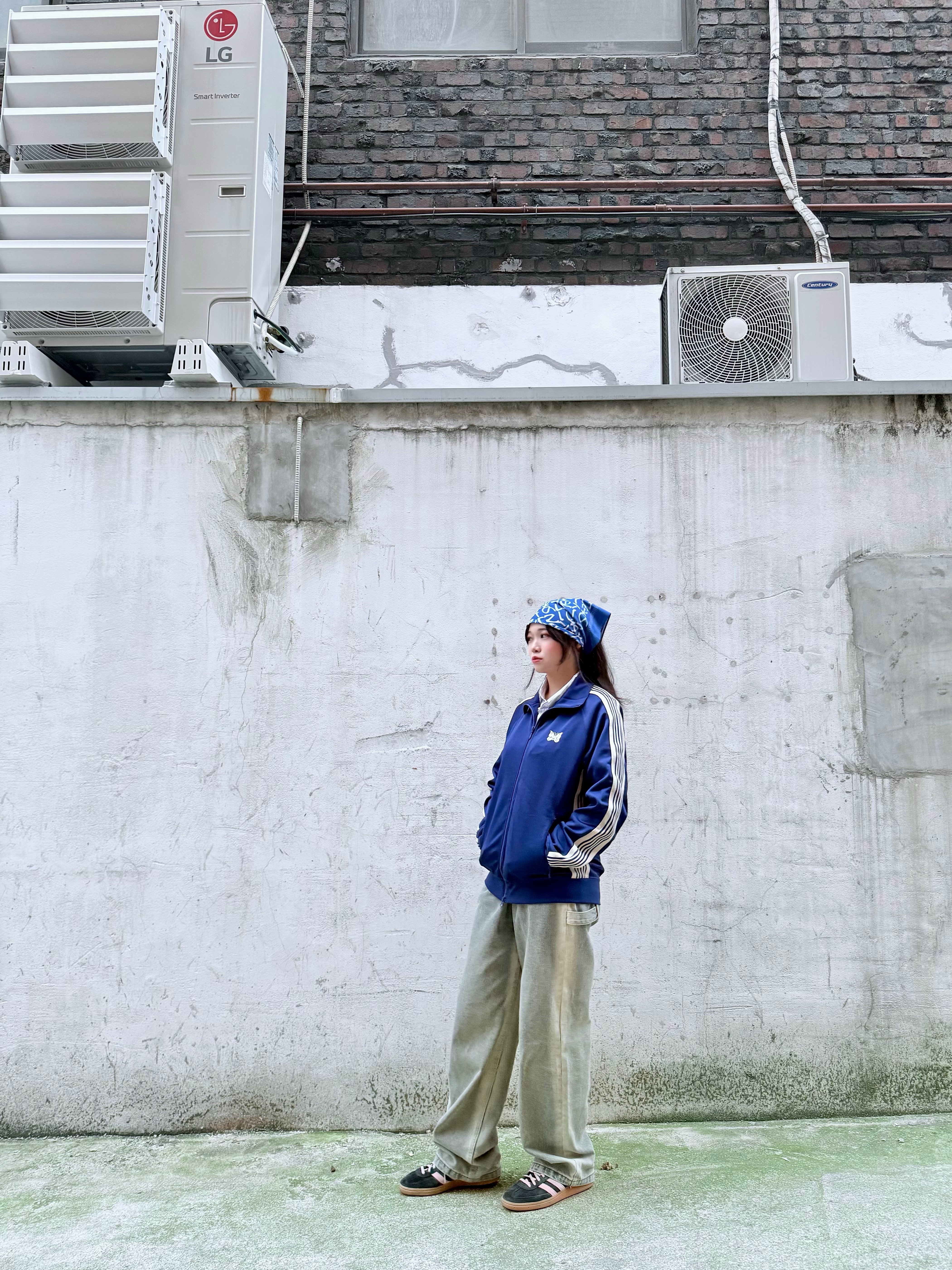 Needles Track Jacket Poly Smooth Royal, (W) Adidas Spezial Handball Core Black Clear Pink 착용 스타일 - 2