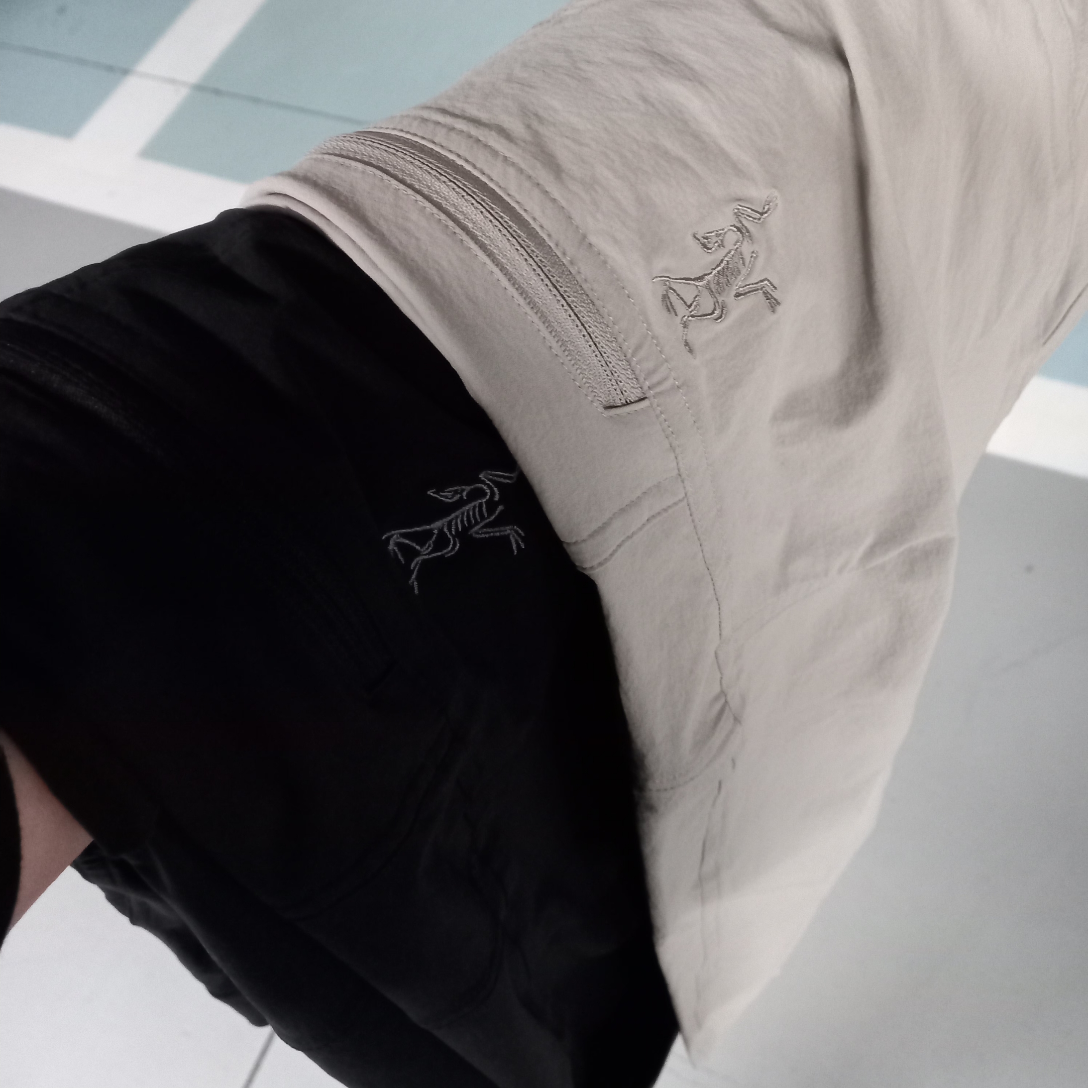 Arc'teryx Cronin Pants Rune, Arc'teryx Cronin Pants Black 착용 스타일 - 1