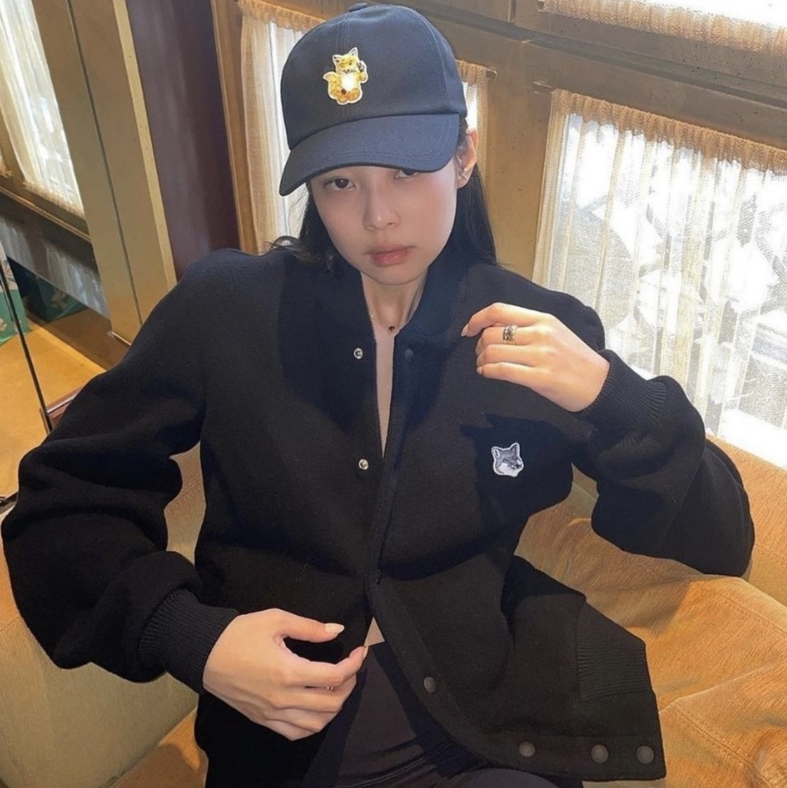 Maison Kitsune Classic Teddy Black 착용 스타일