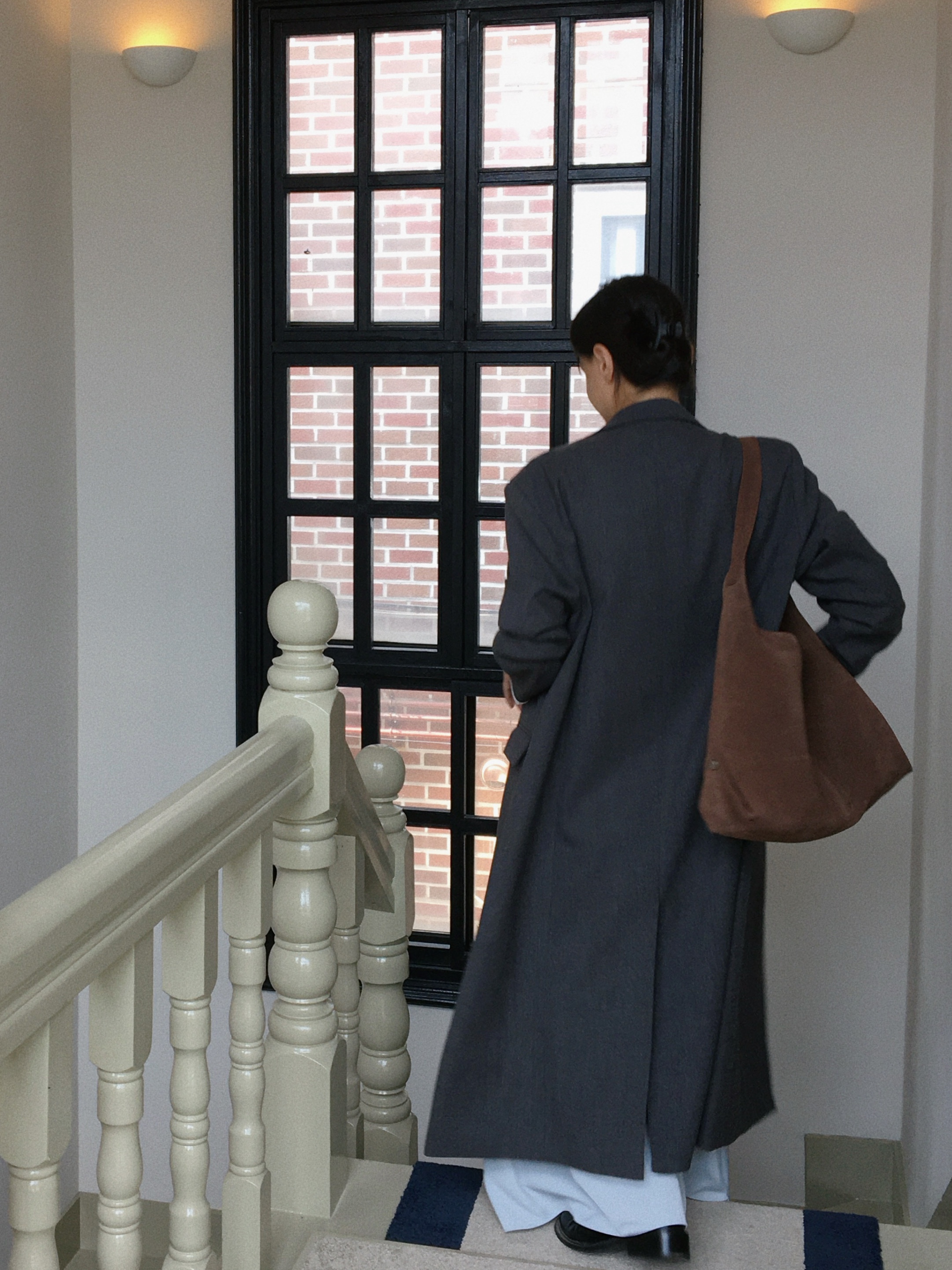 Siyazu SIAC3053 Flow Bag Brown 착용 스타일 - 2