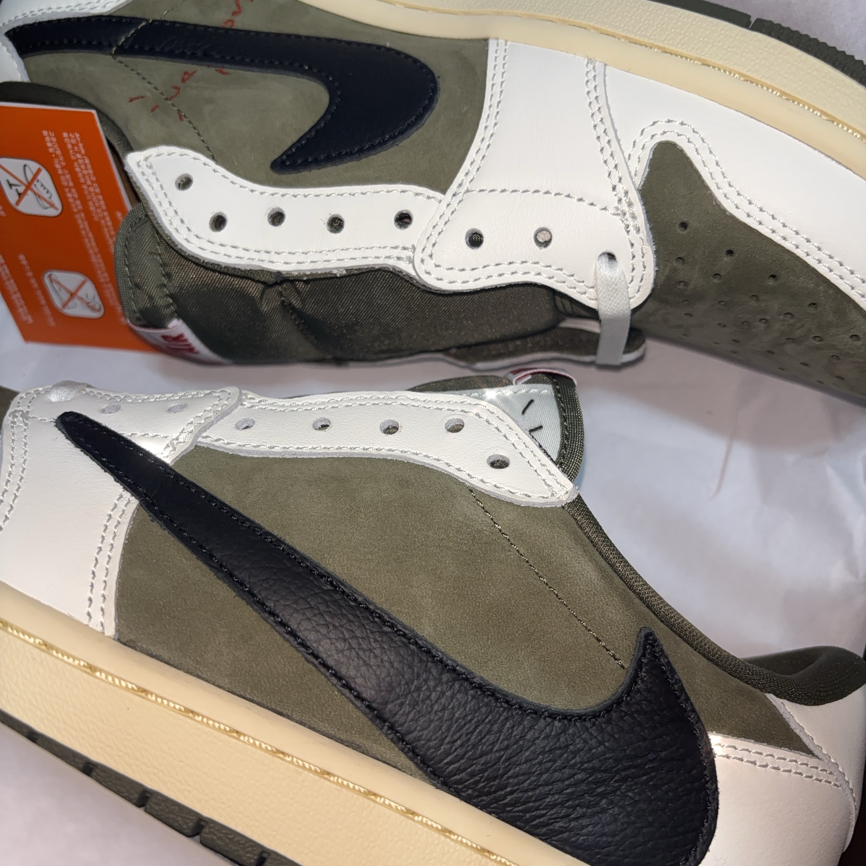 Jordan 1 x Travis Scott Retro Low OG SP Reverse Olive 착용 스타일